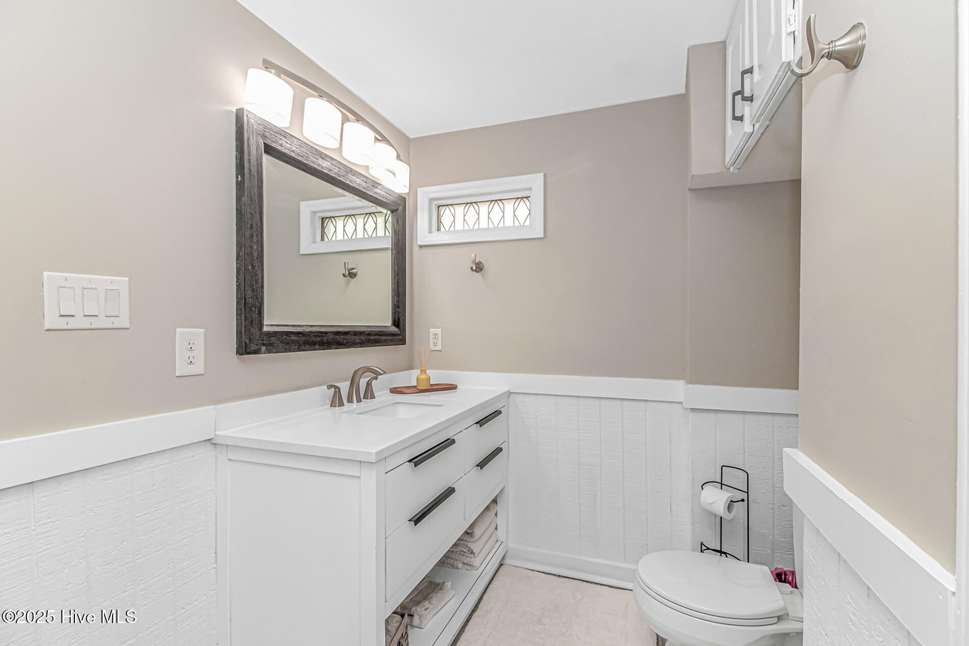 100547070 | Photo 24