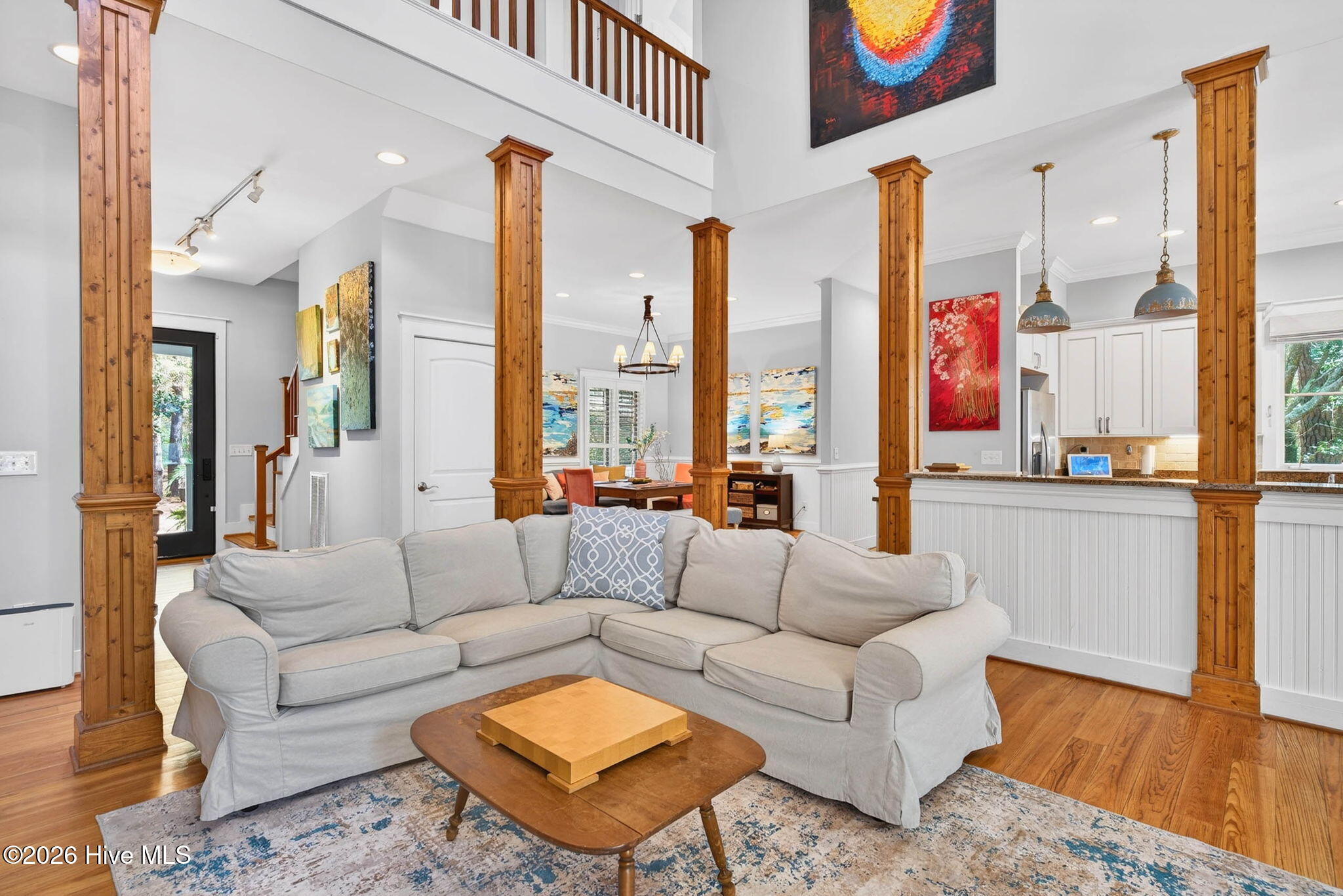 100564993 | Photo 14