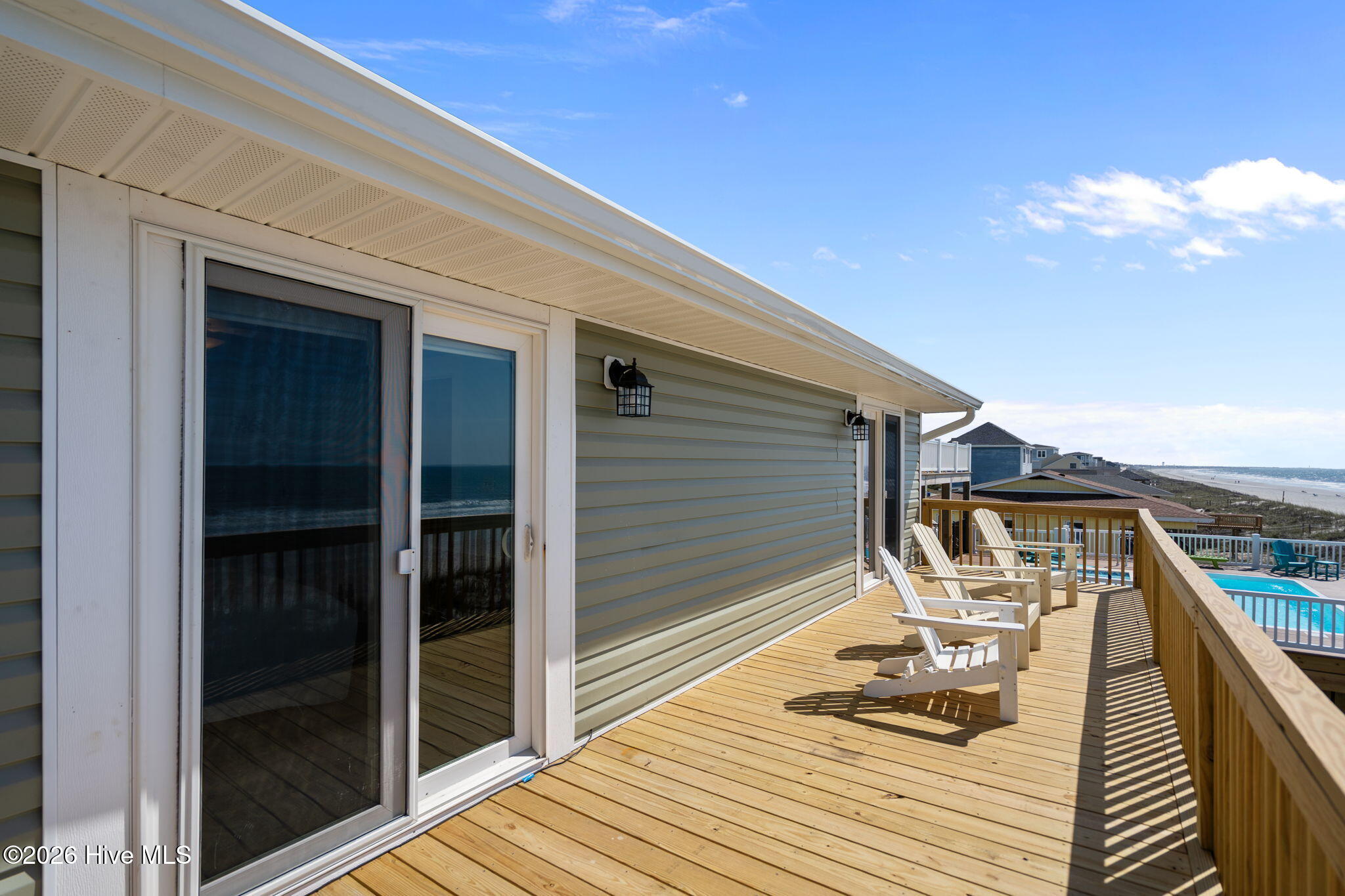 100568045 | Photo 10