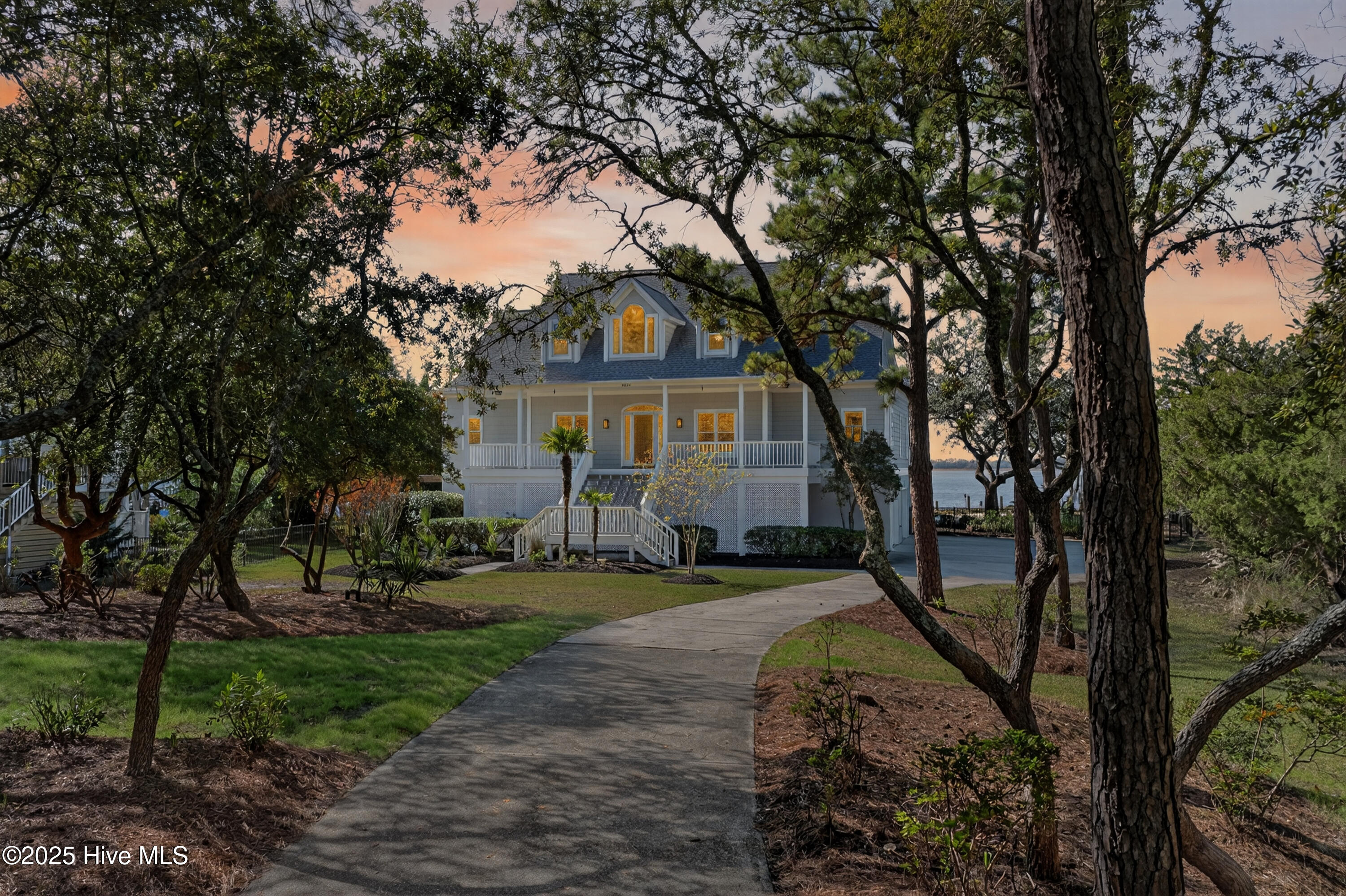 100539038 | Photo 64