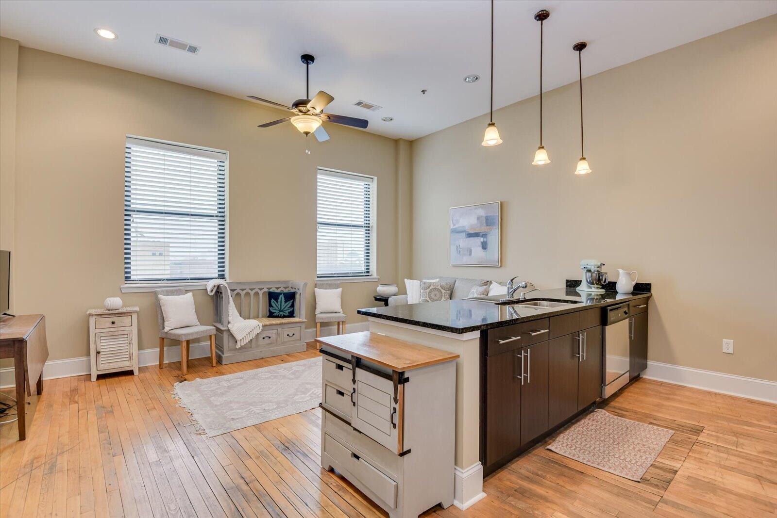 08-103-DSC_4043LRenfused