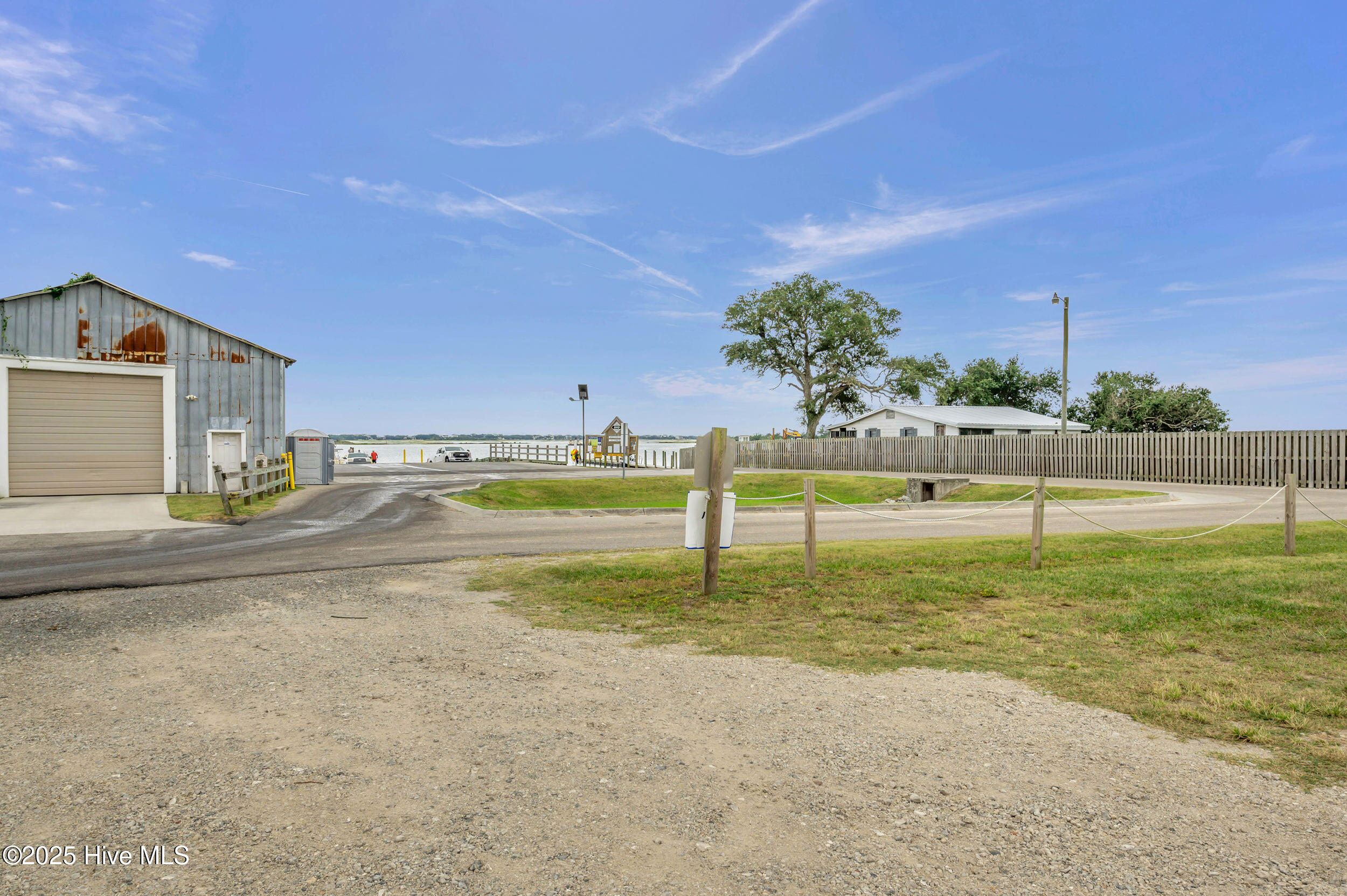 100529848 | Photo 97