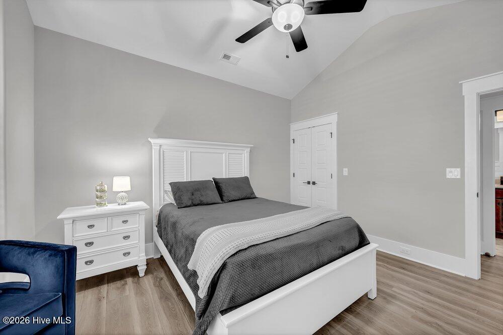 100564119 | Photo 20