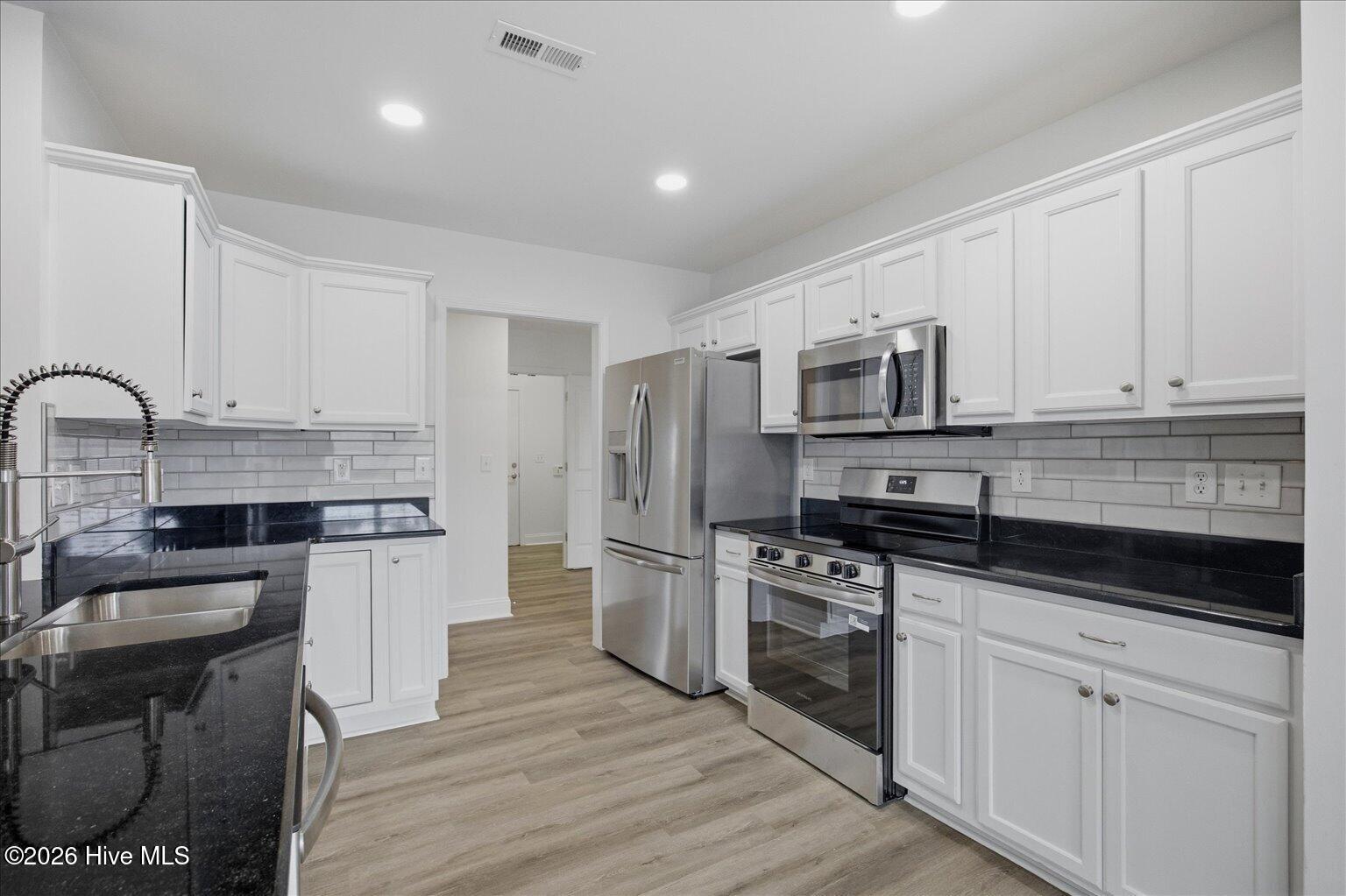 100557430 | Photo 20