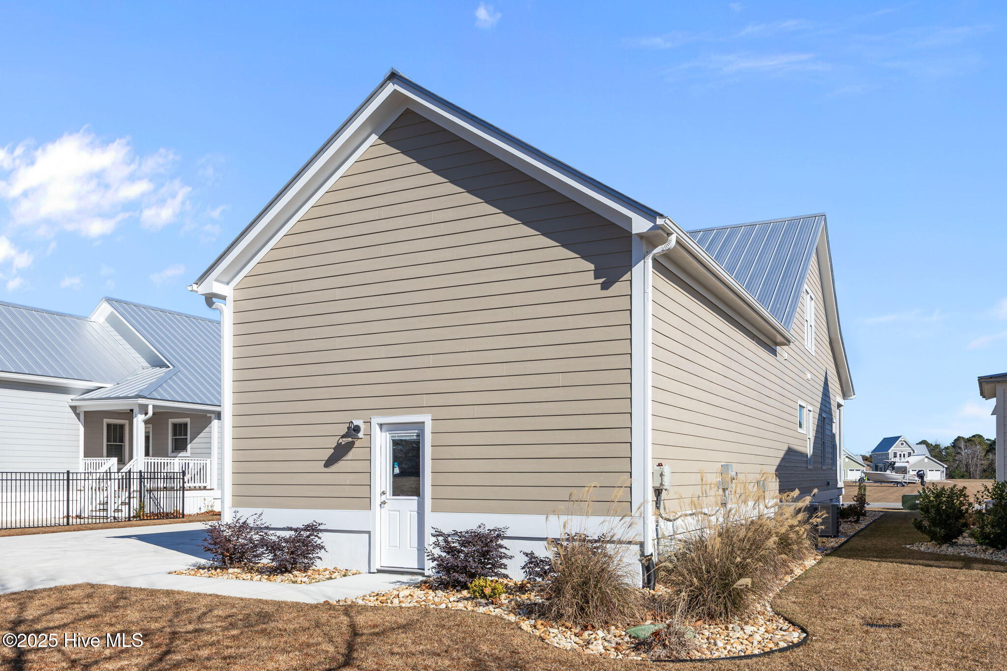 100545804 | Photo 38