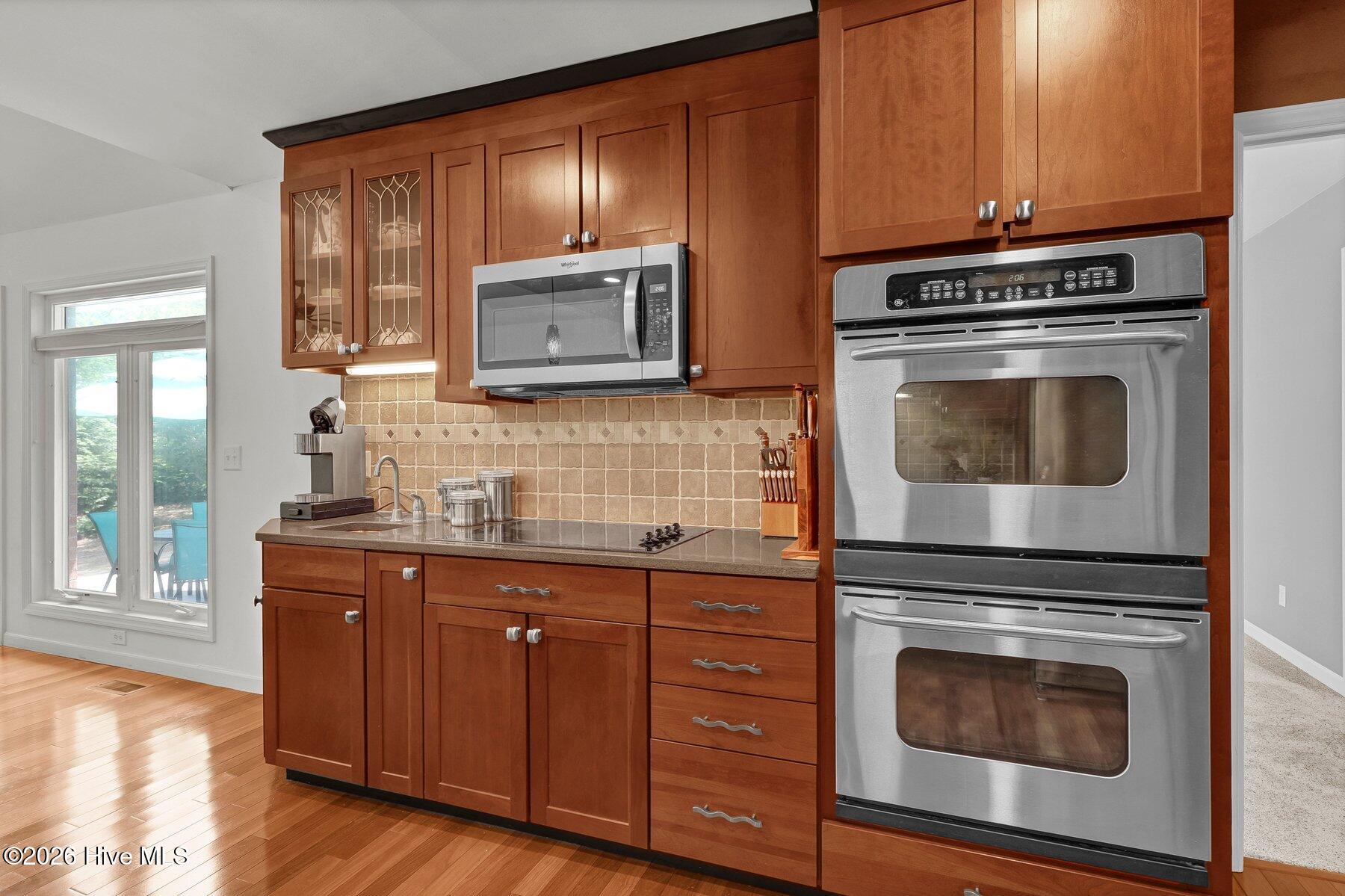 100574225 | Photo 12
