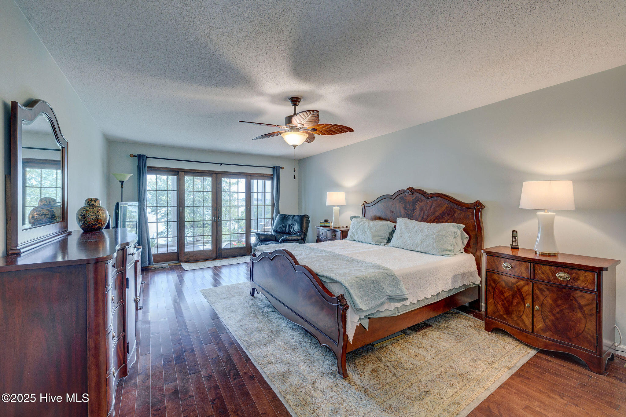 100519748 | Photo 38