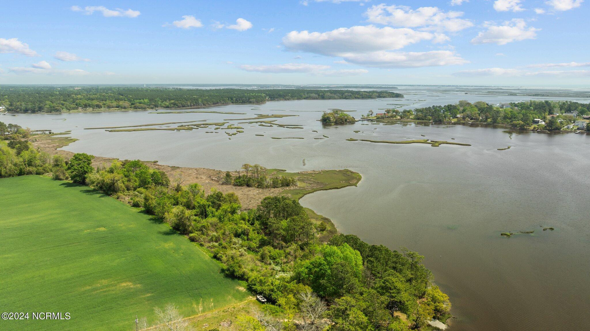 517 Queens Creek Road, Hubert, NC, 28539