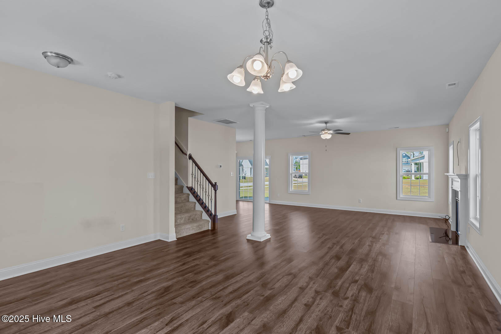 100520139 | Photo 30