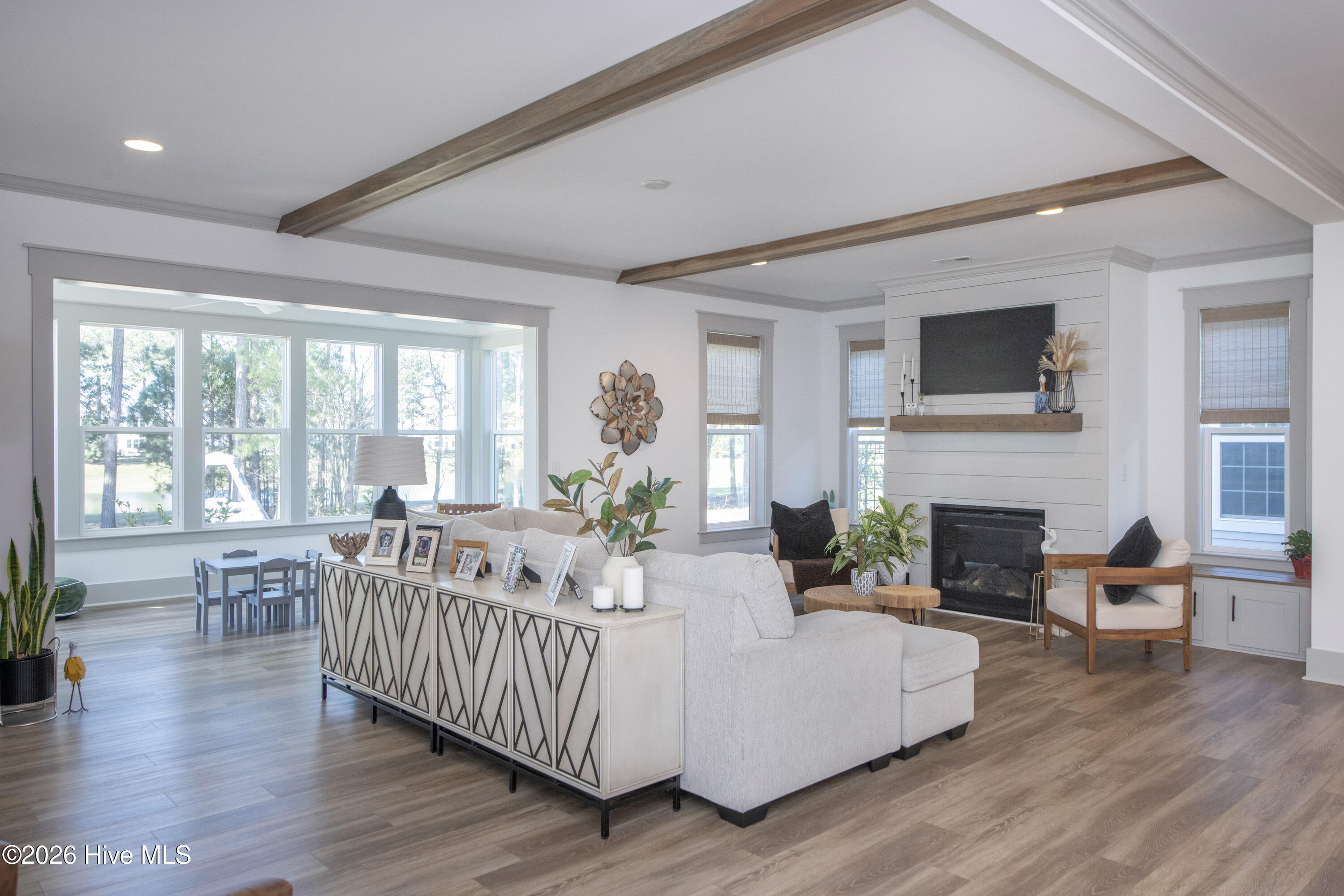 100563694 | Photo 23