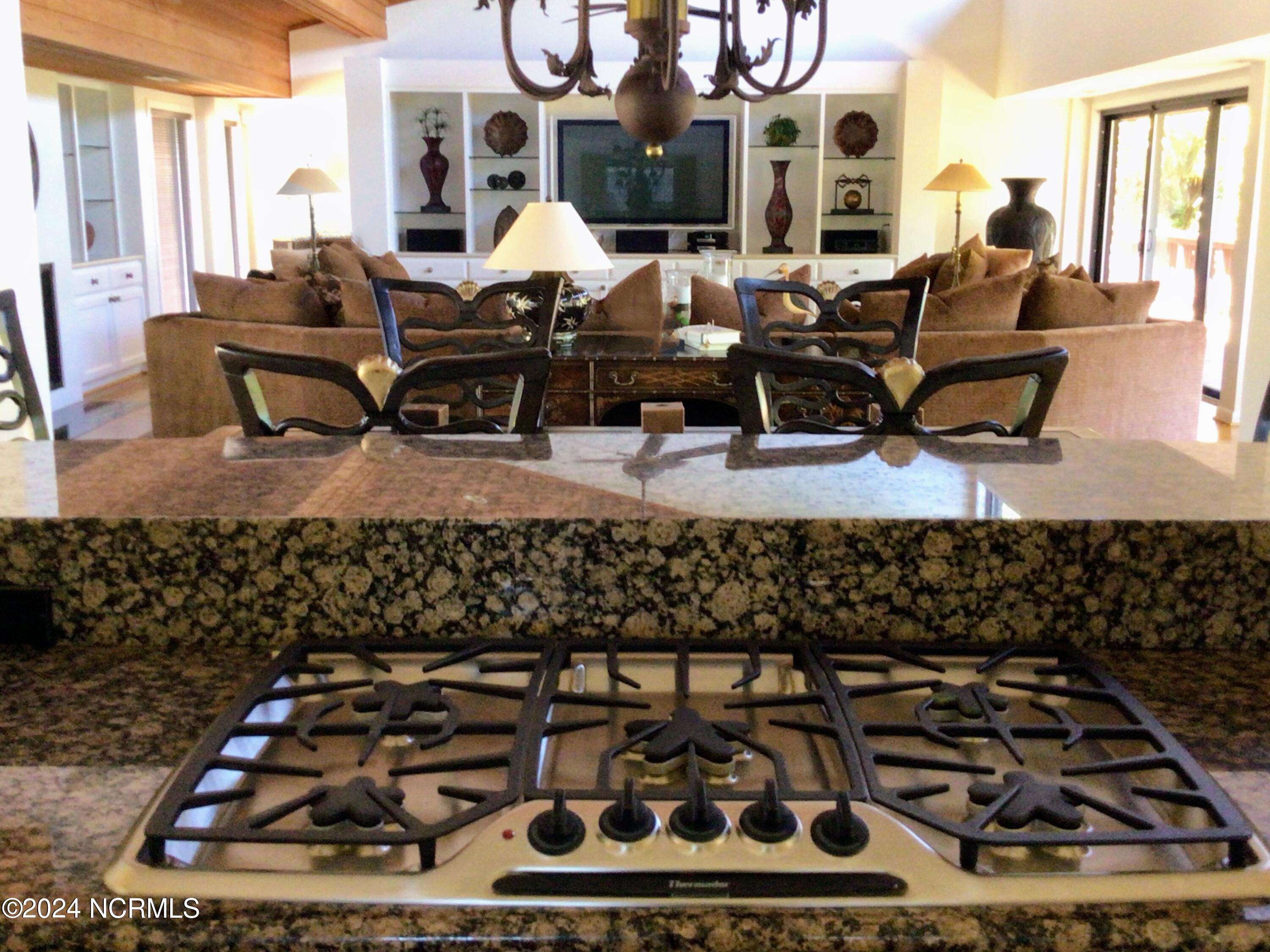 100463801 | Photo 14