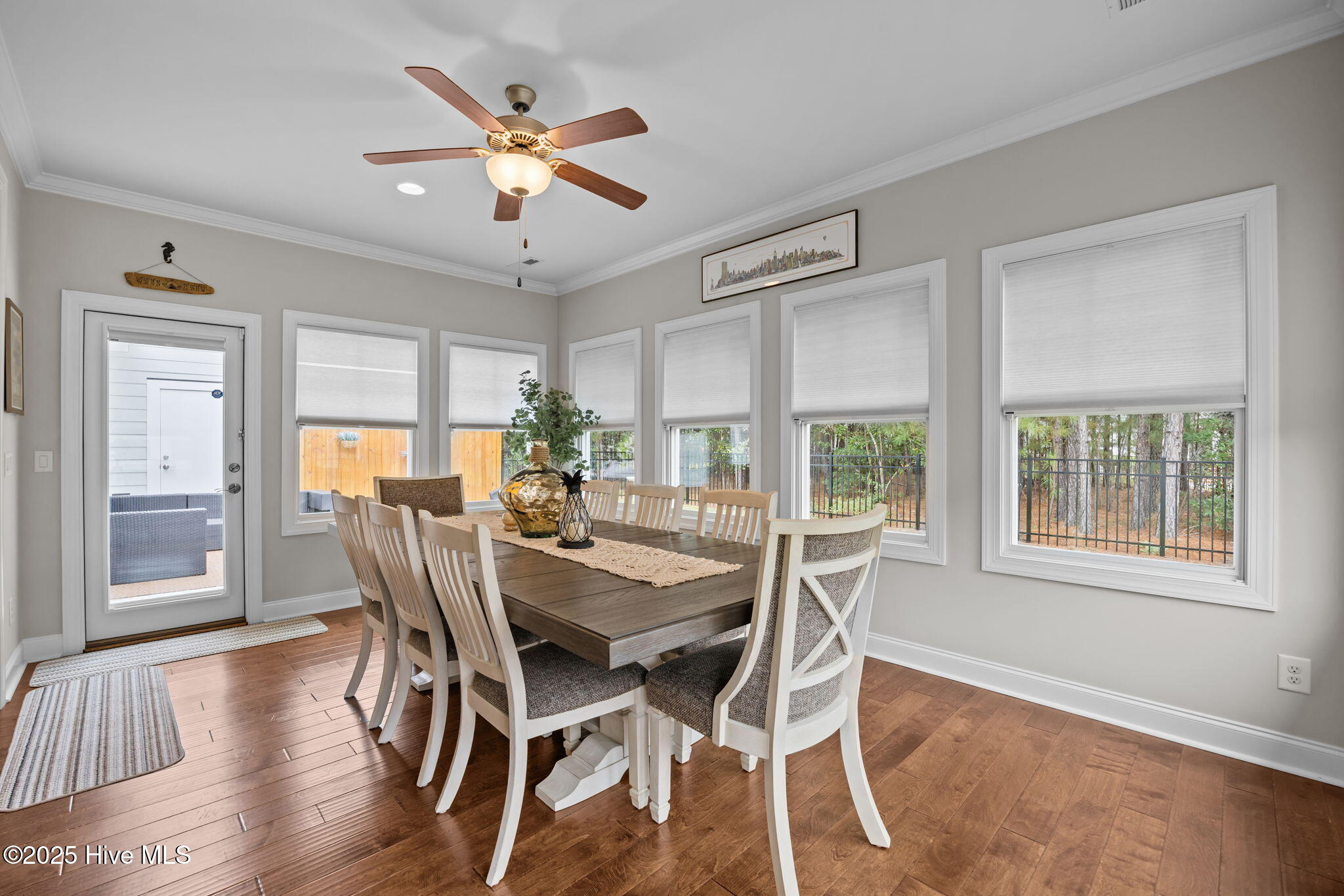 100536658 | Photo 19