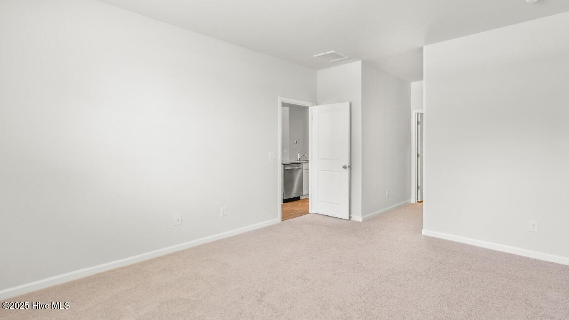 100558834 | Photo 16