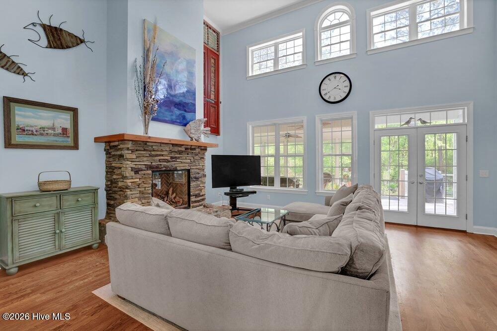 100568961 | Photo 18