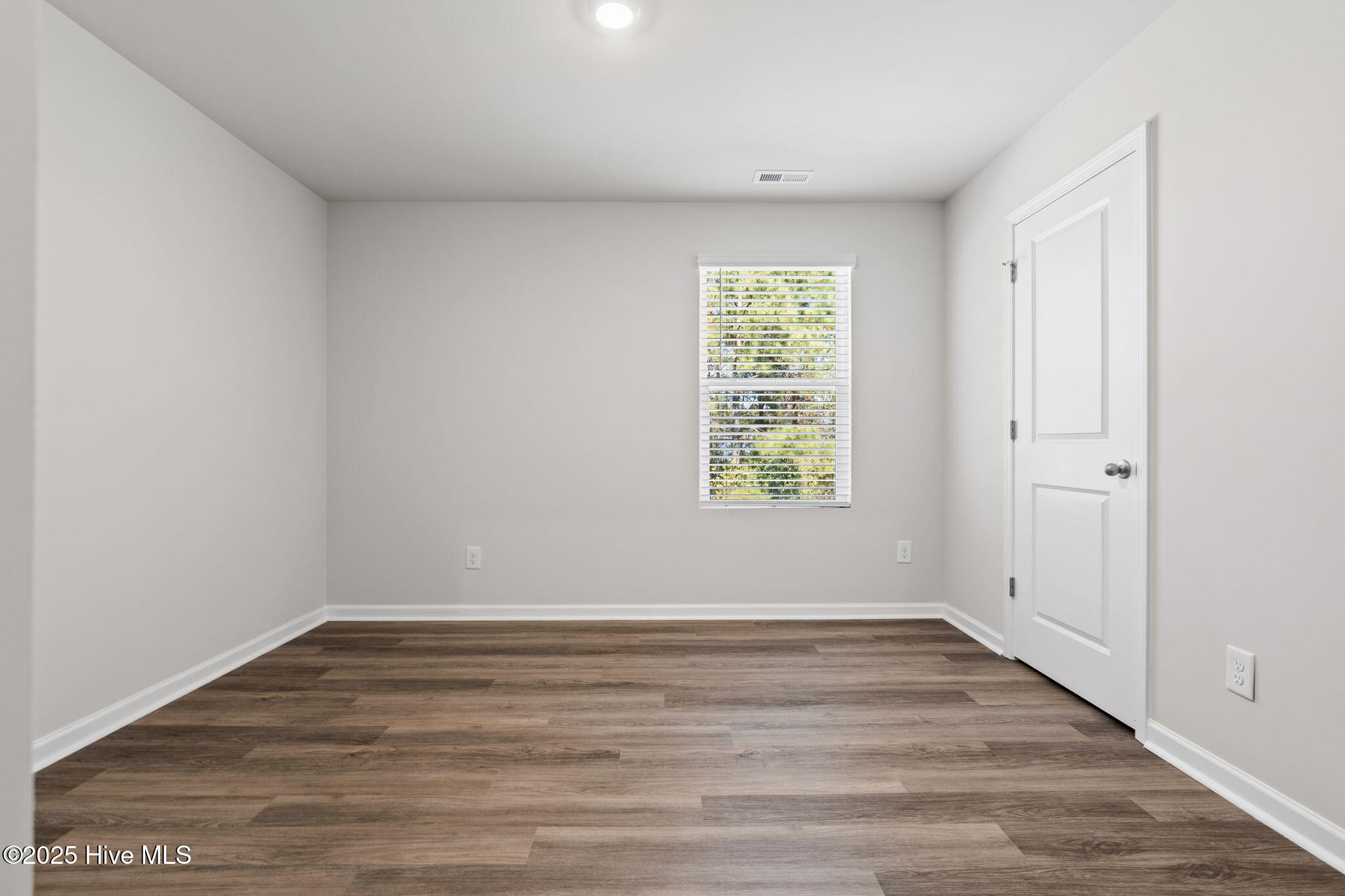 100551766 | Photo 31