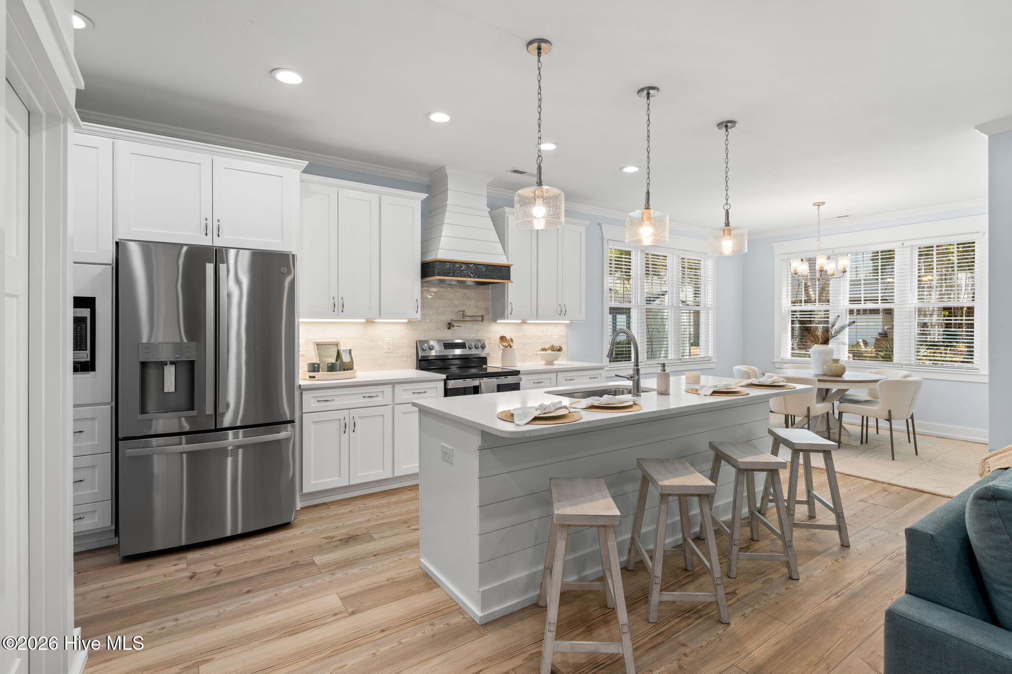 100546665 | Photo 24