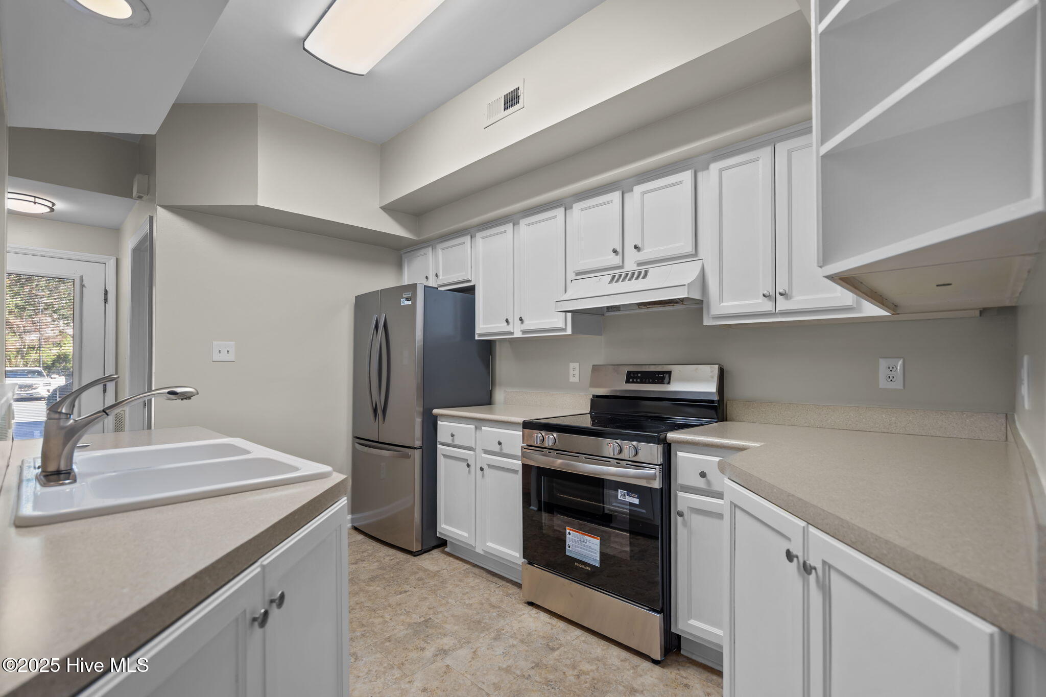 100539656 | Photo 31