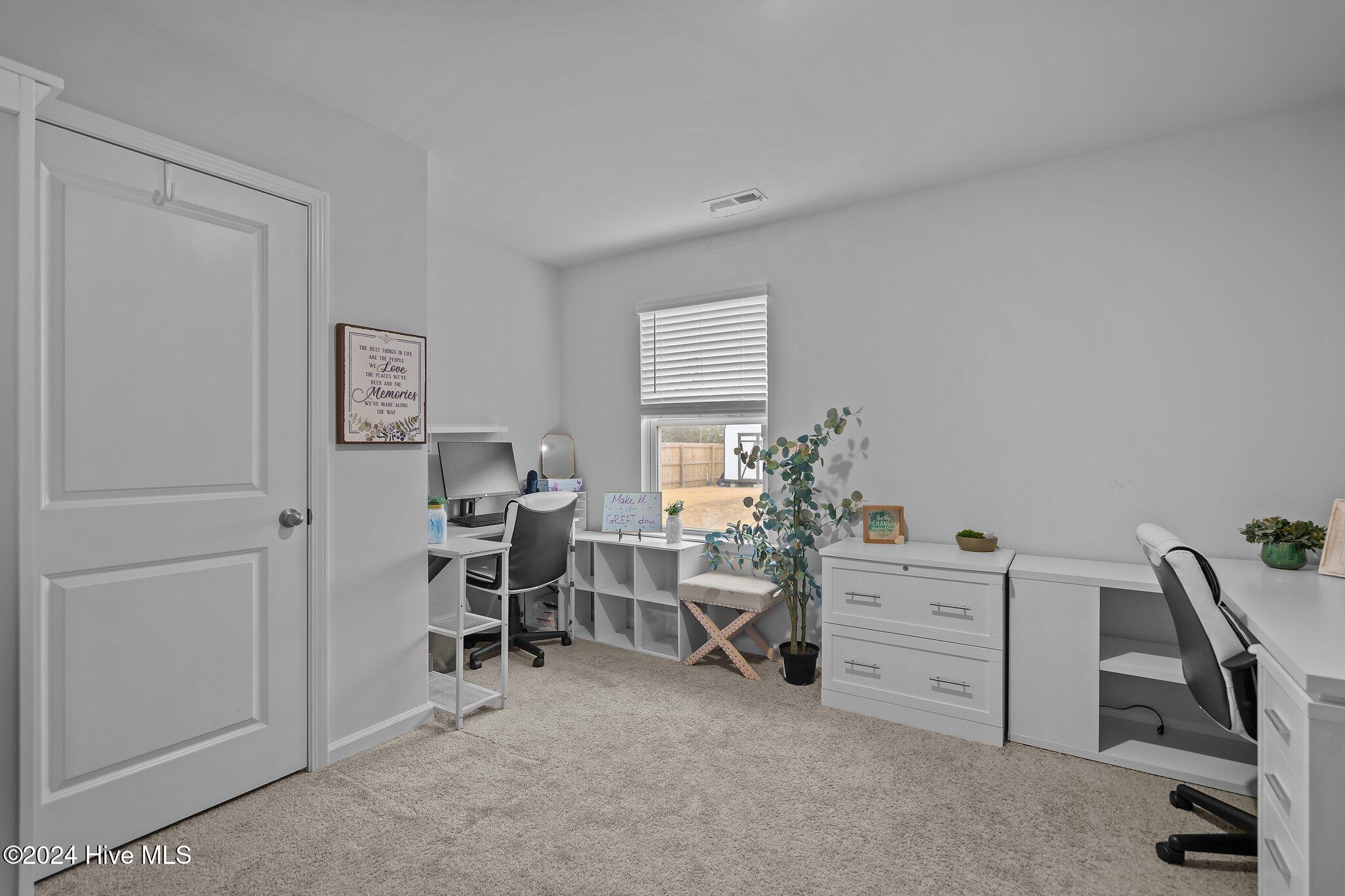 100557266 | Photo 15