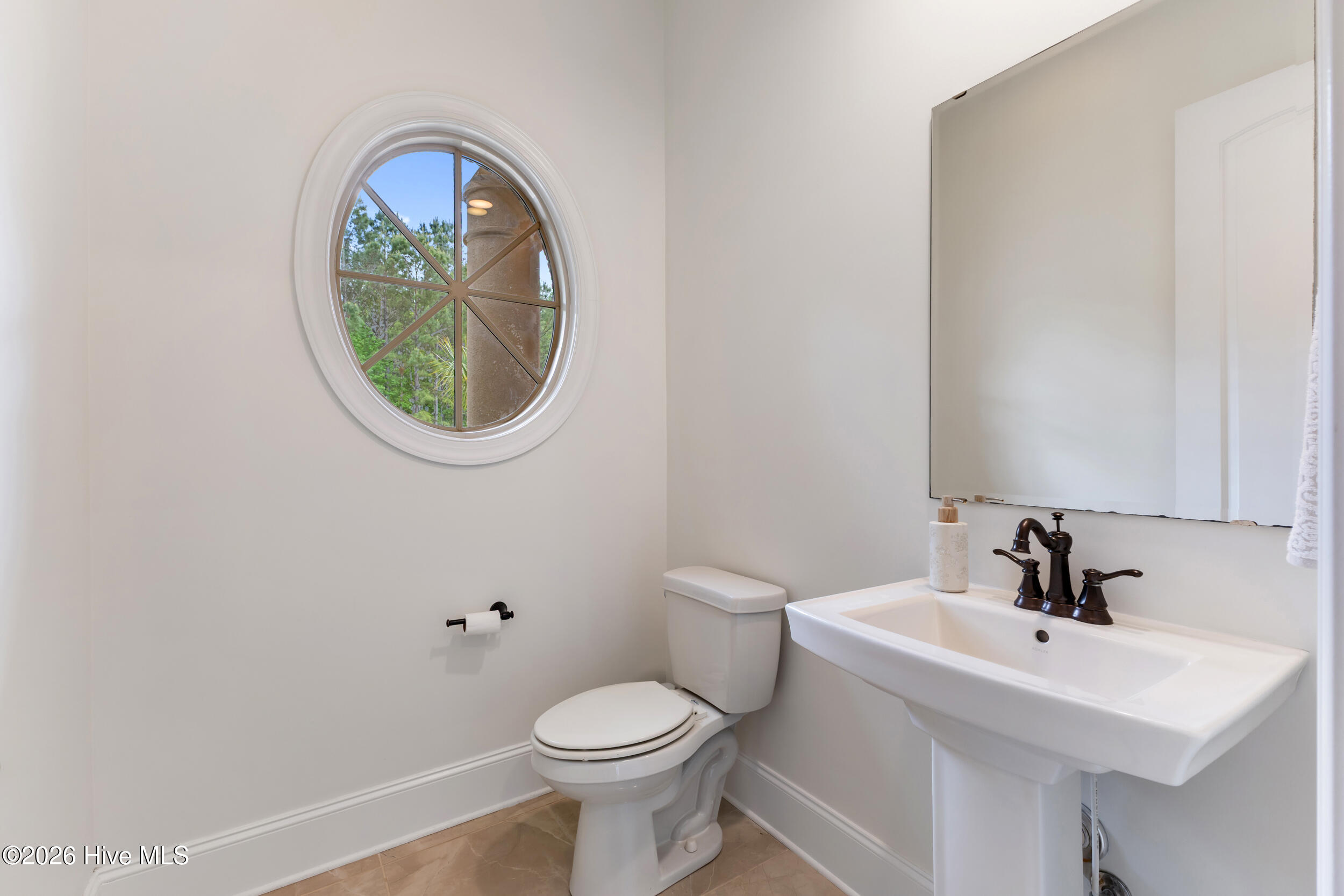 100567857 | Photo 14