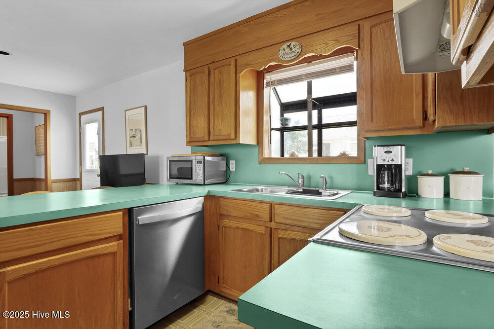 308 N Shore Drive E, Sunset Beach, NC 28468 – photo 13: Kitchen