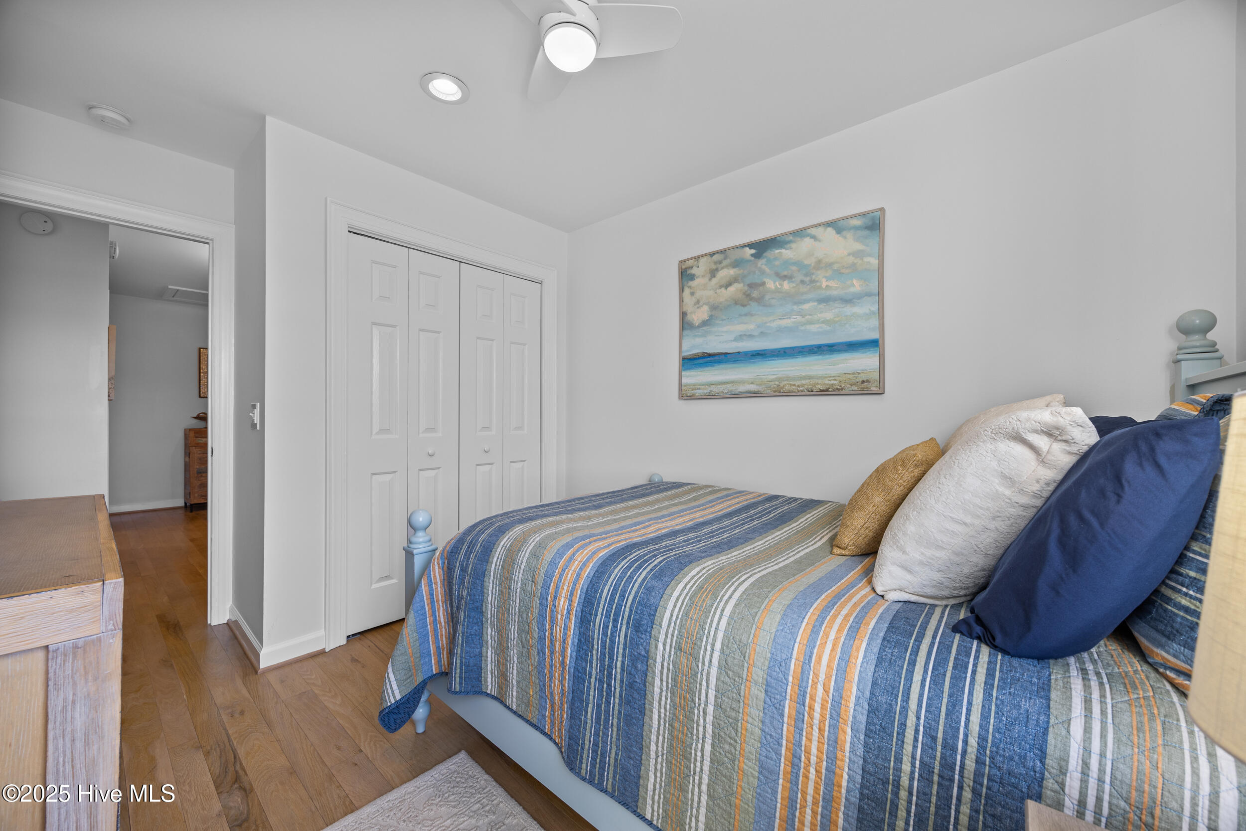 100543159 | Photo 38