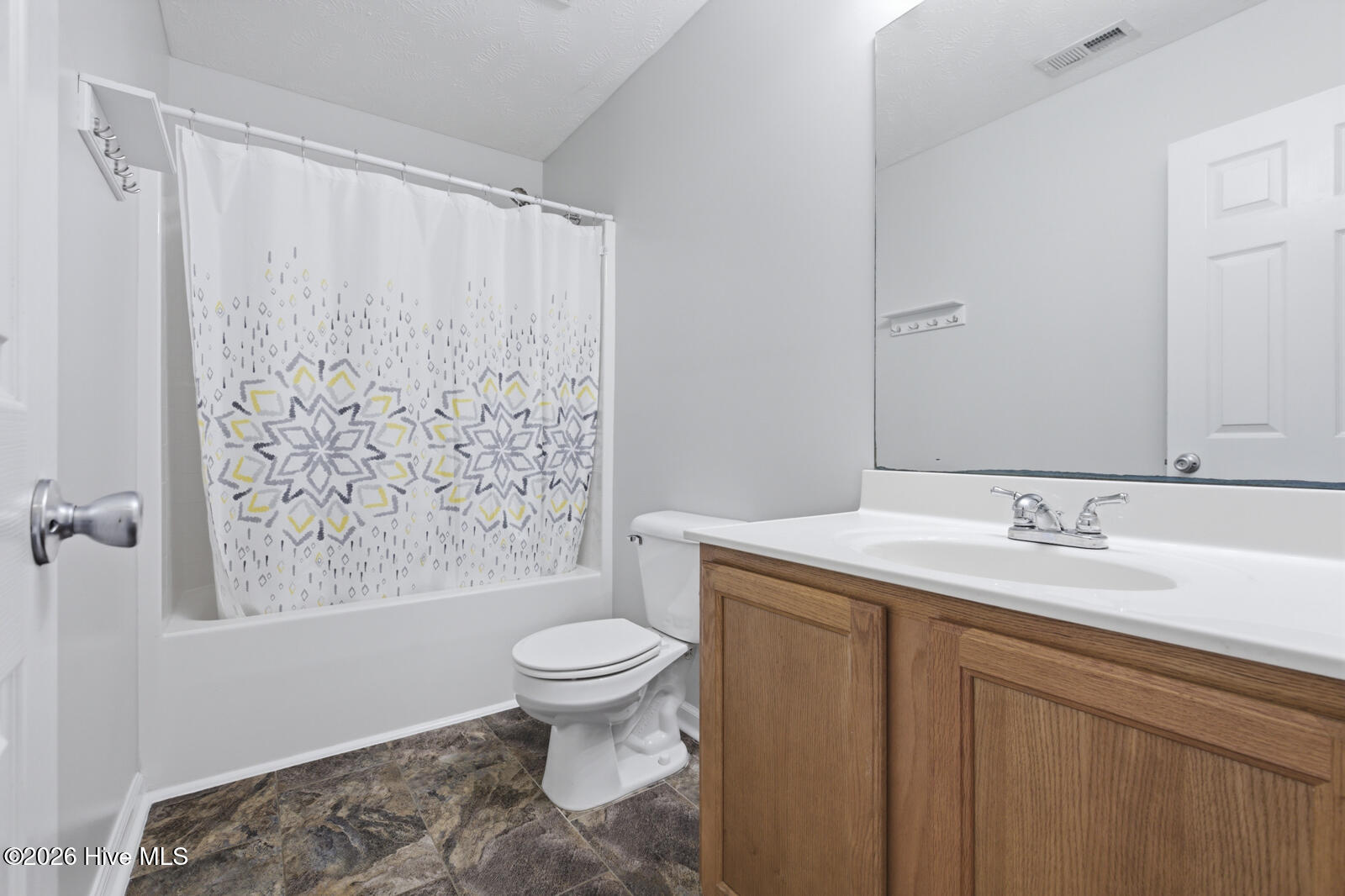 100569948 | Photo 20