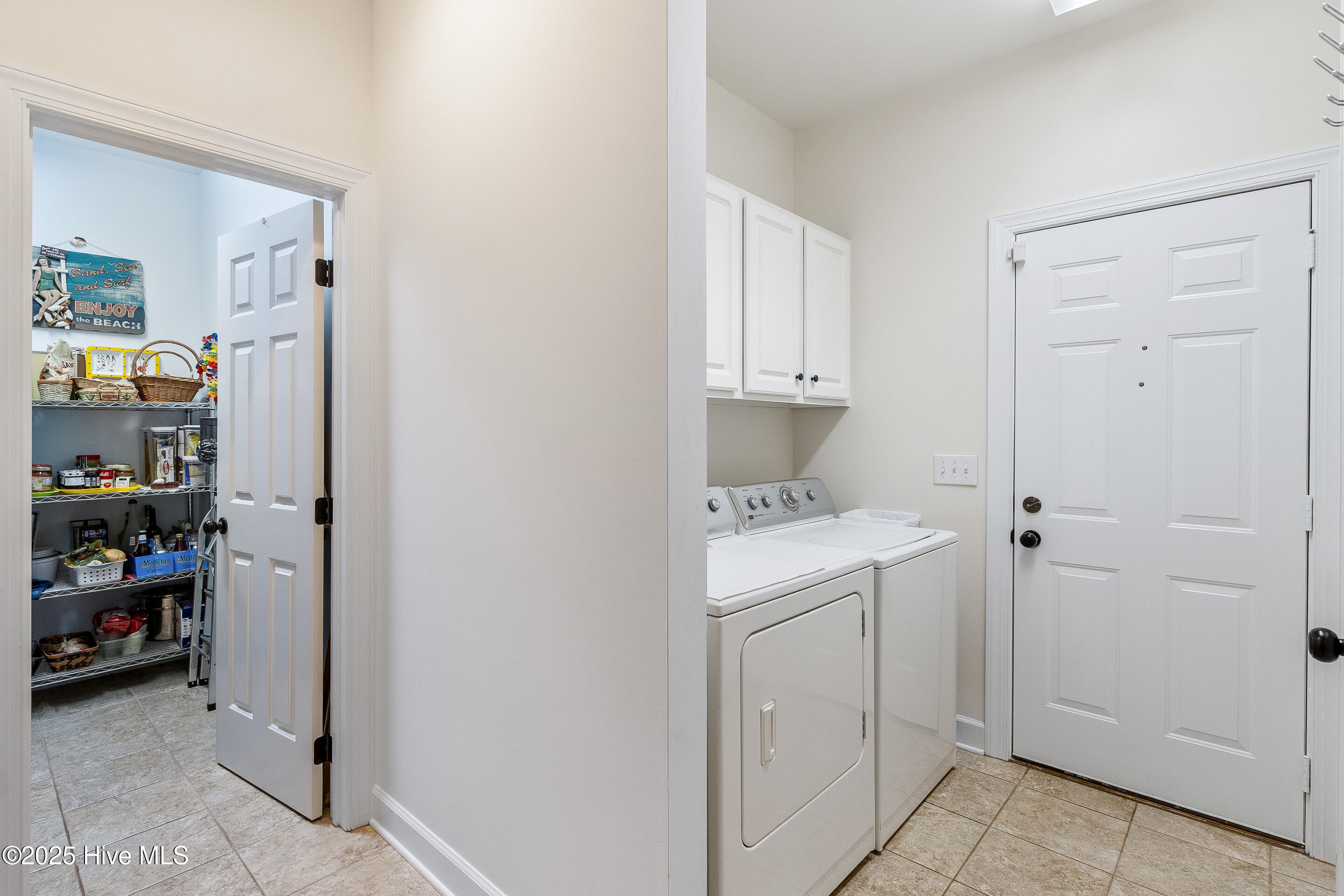 100549732 | Photo 25