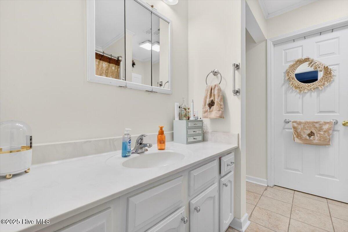 100545415 | Photo 41