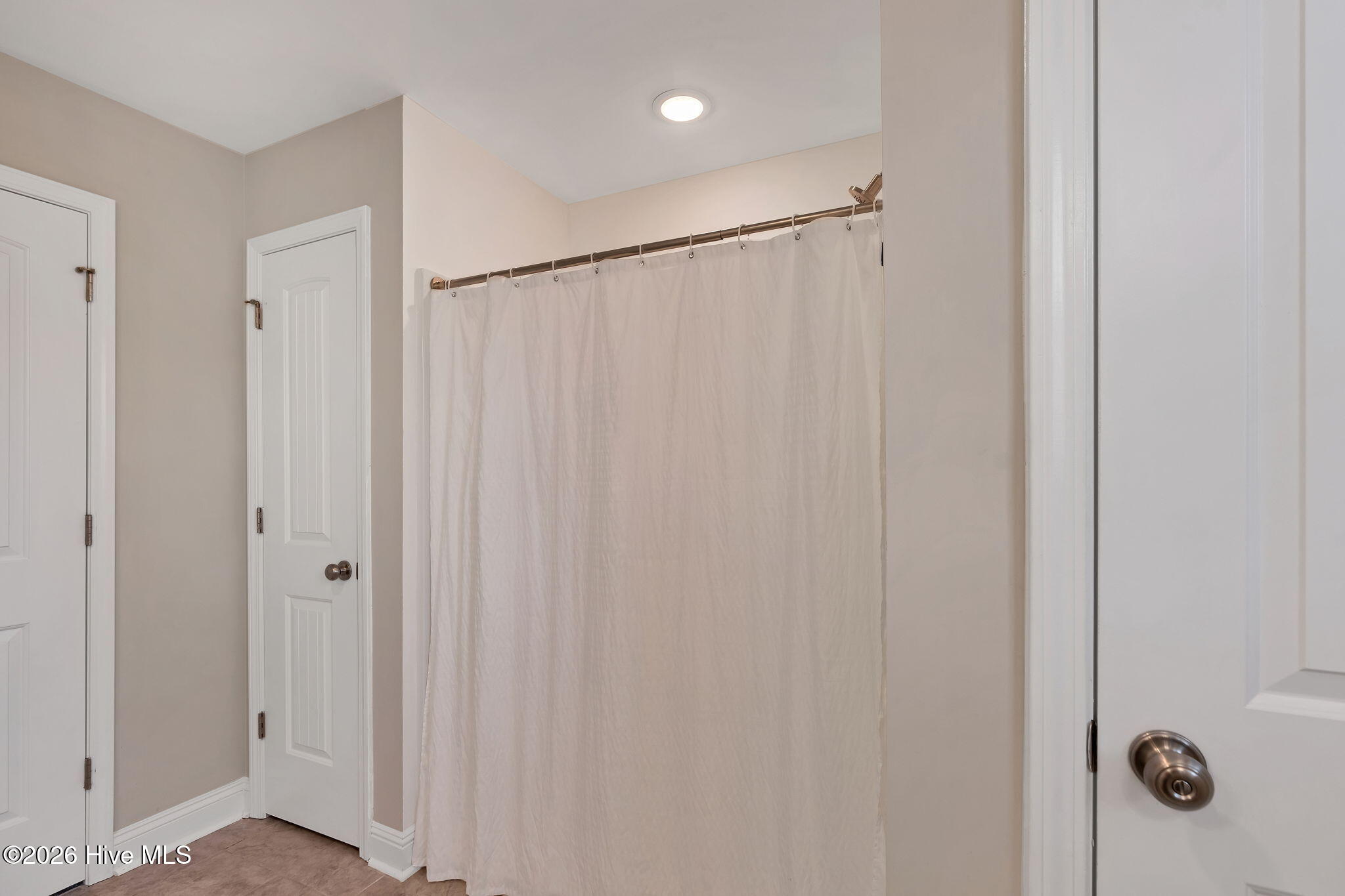 49-web-or-mls-74_4049 Silver Ln, West En