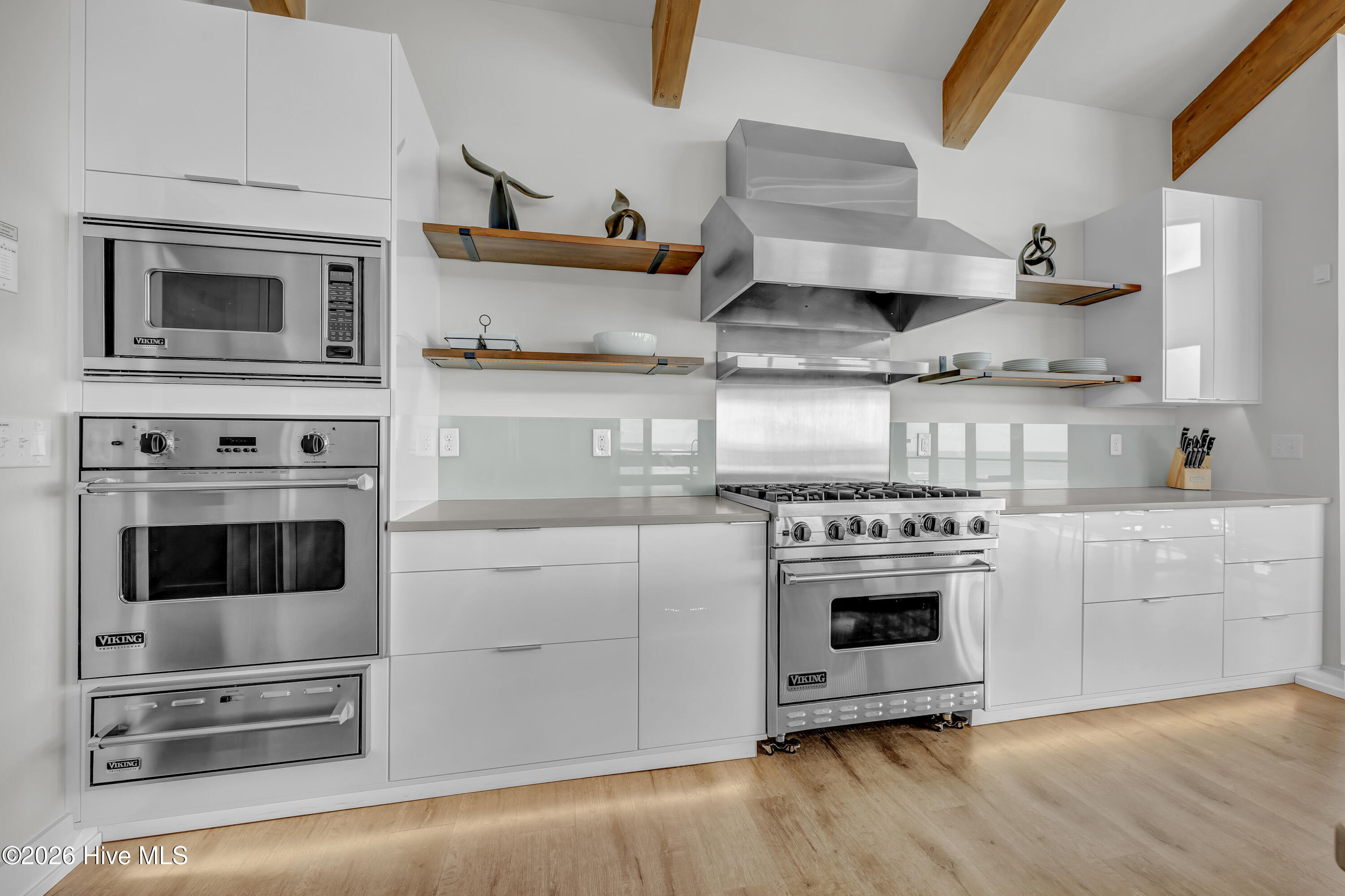 100565280 | Photo 13