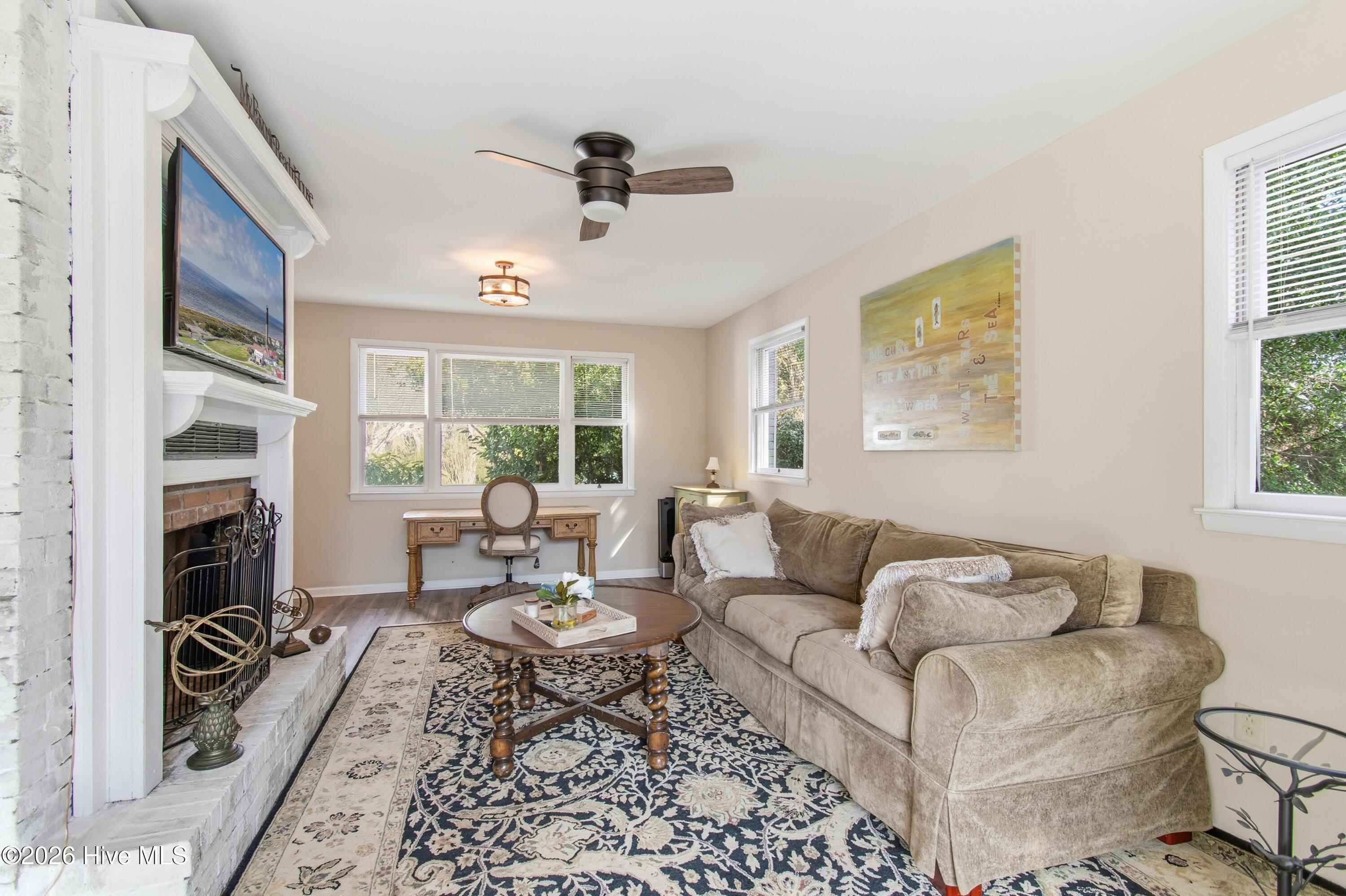 100549205 | Photo 12