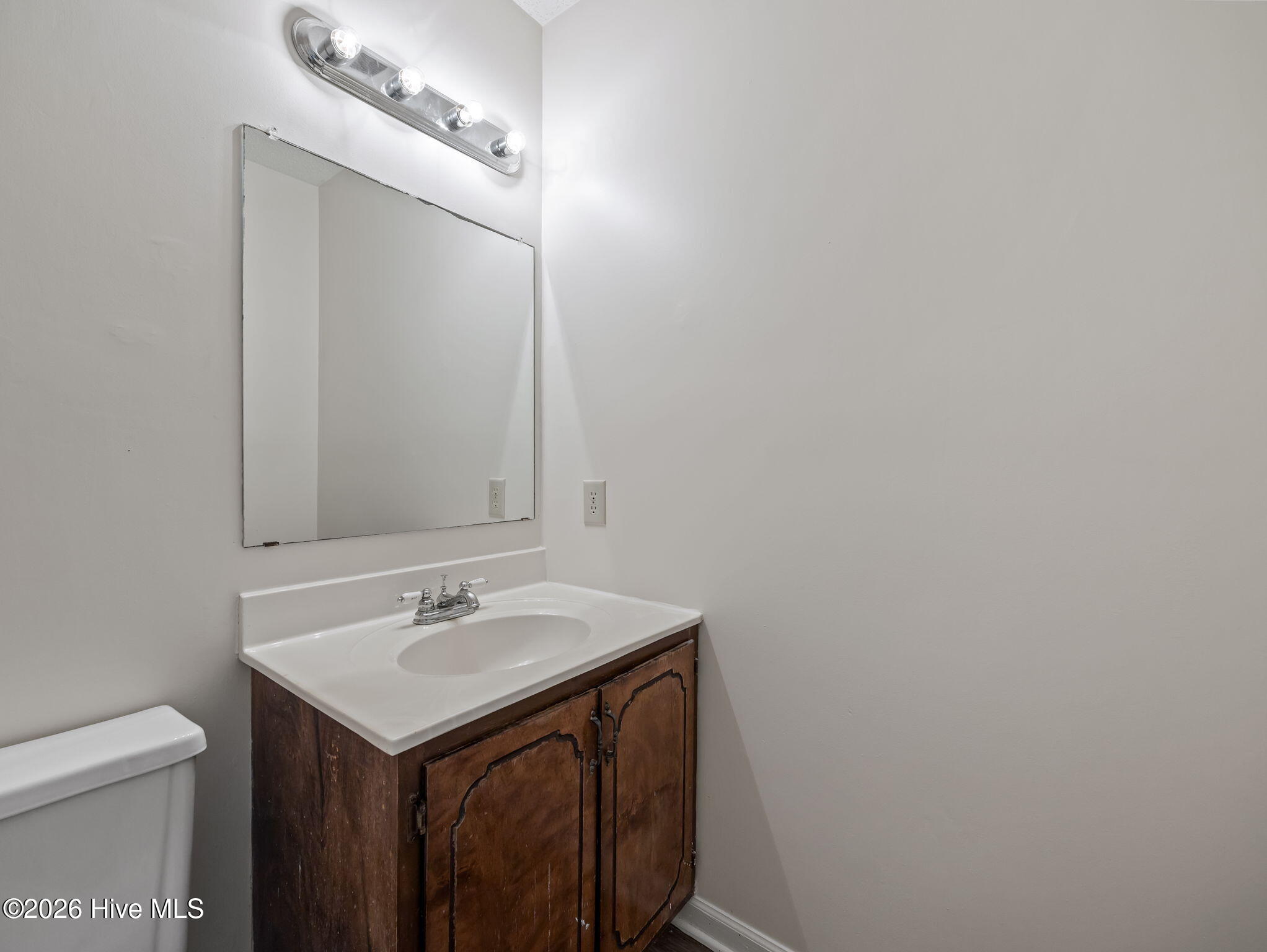 100563578 | Photo 27