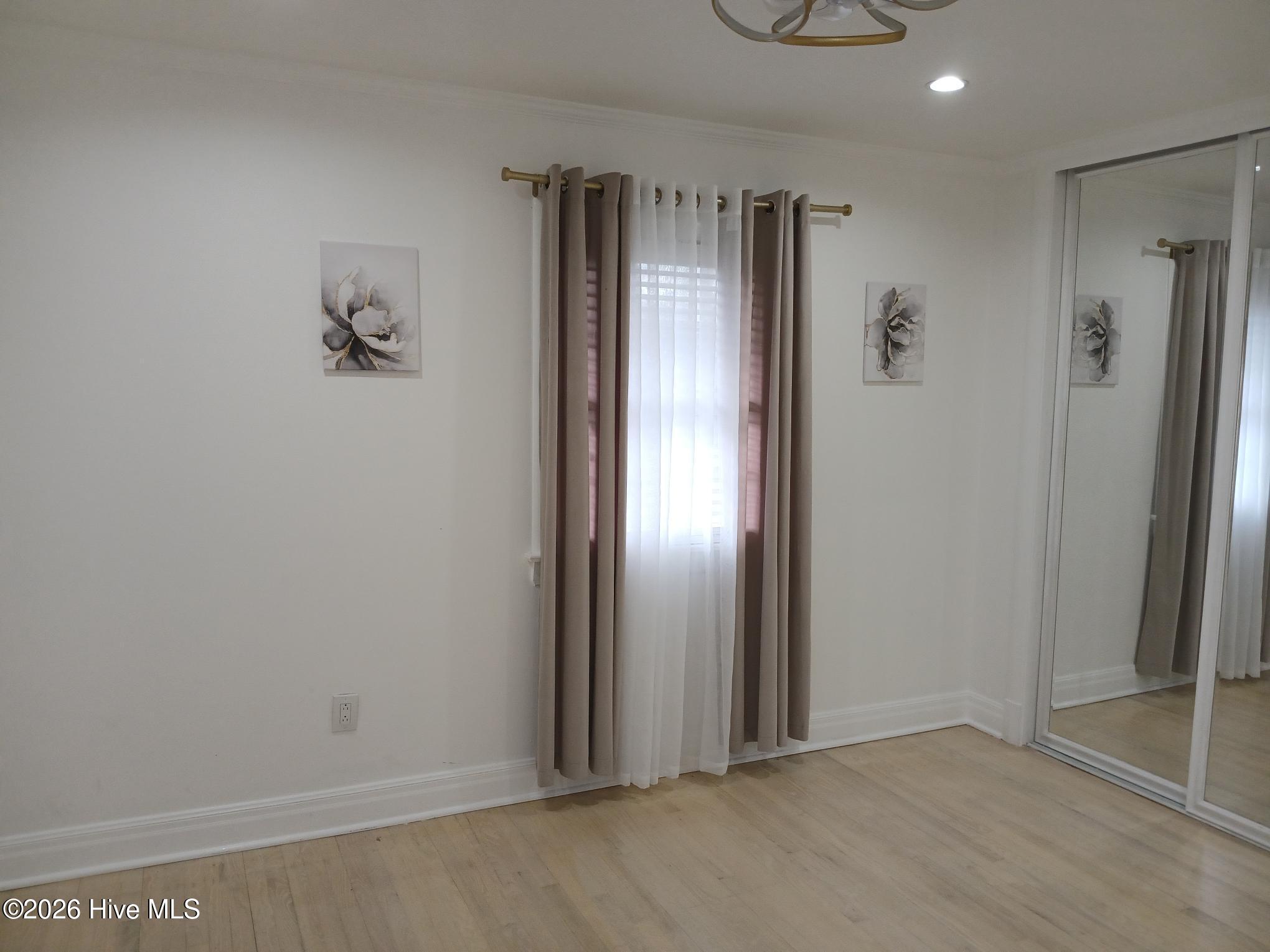 100548250 | Photo 13