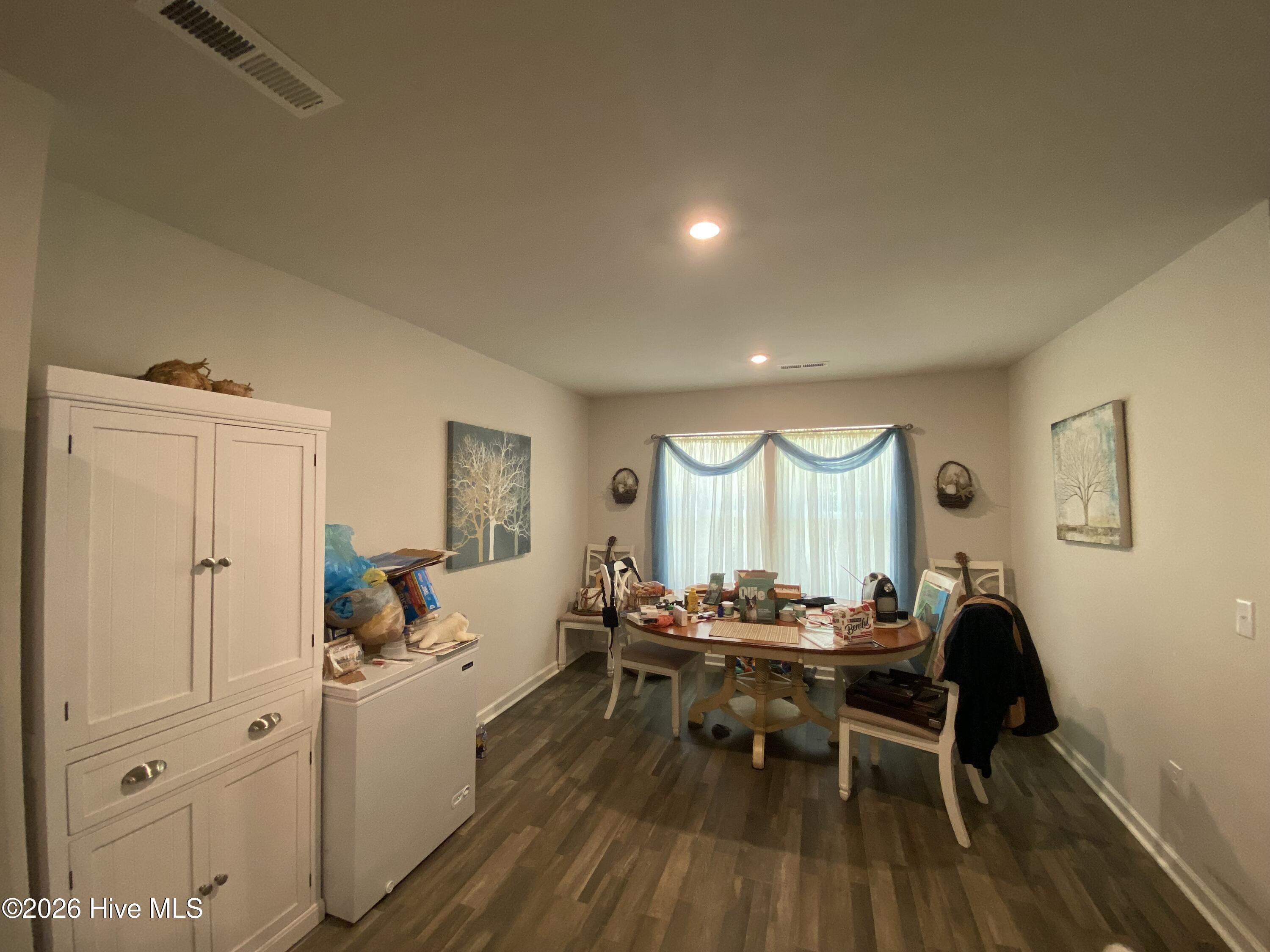 100566692 | Photo 40