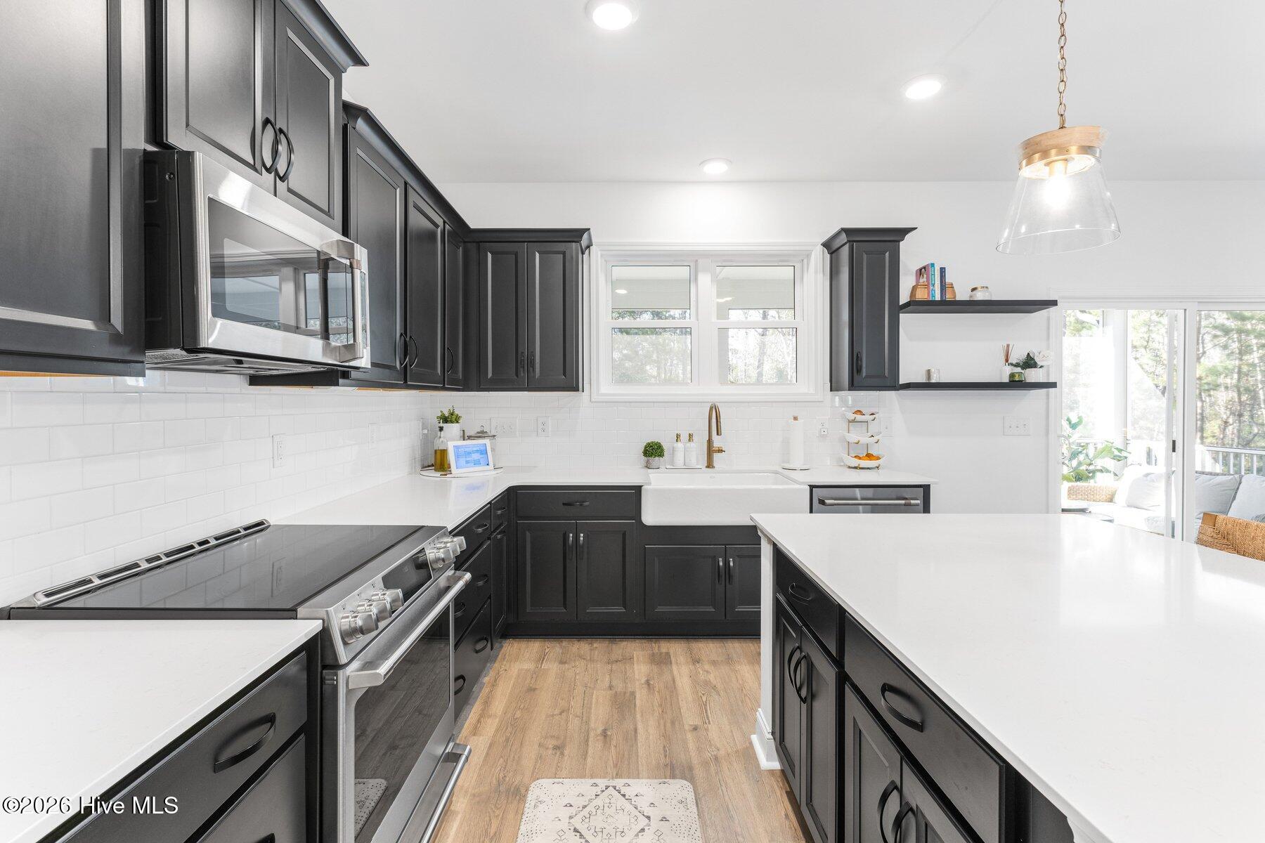 100547333 | Photo 18