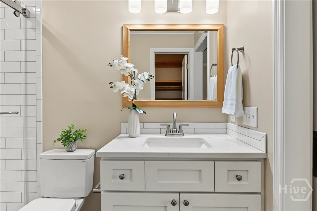 210 Treasure Loop