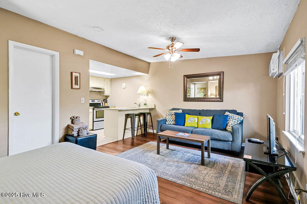 100491129 | Photo 18