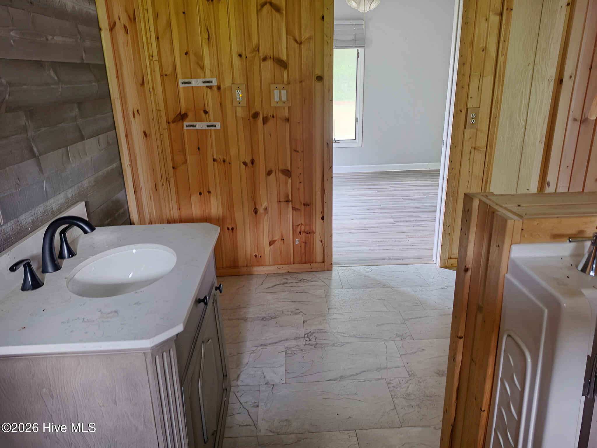 1367 Wintergreen Road,Cove City