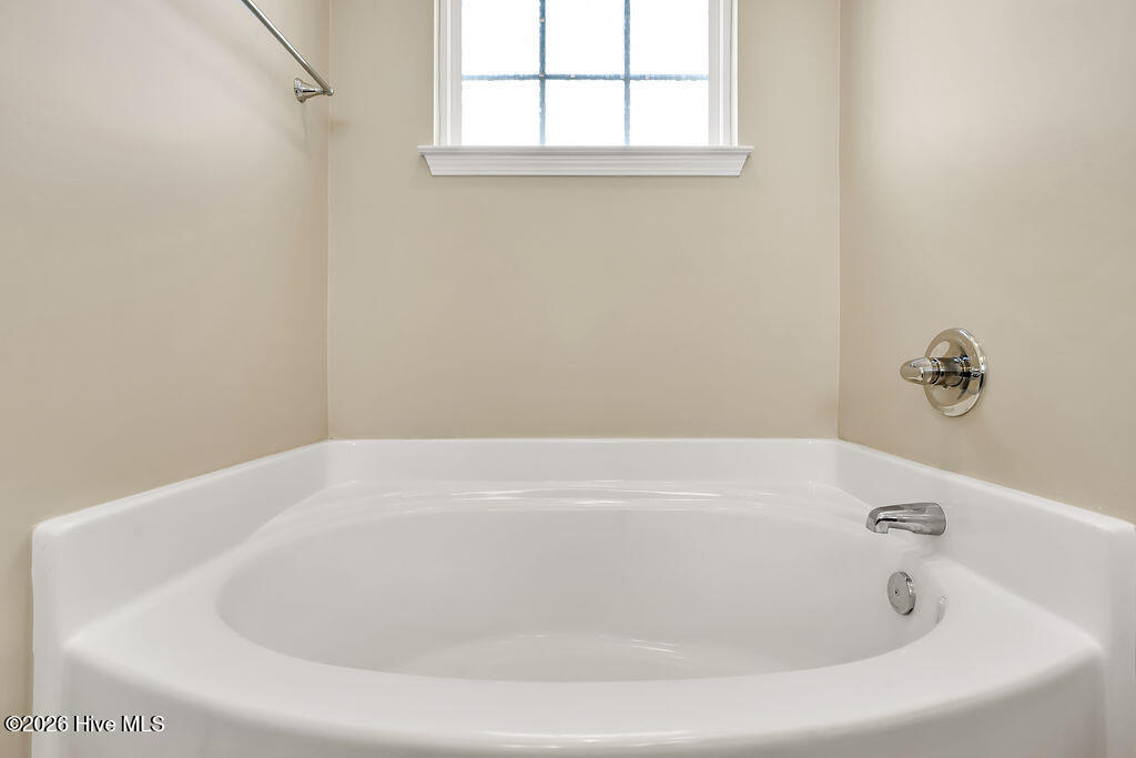 100564928 | Photo 25