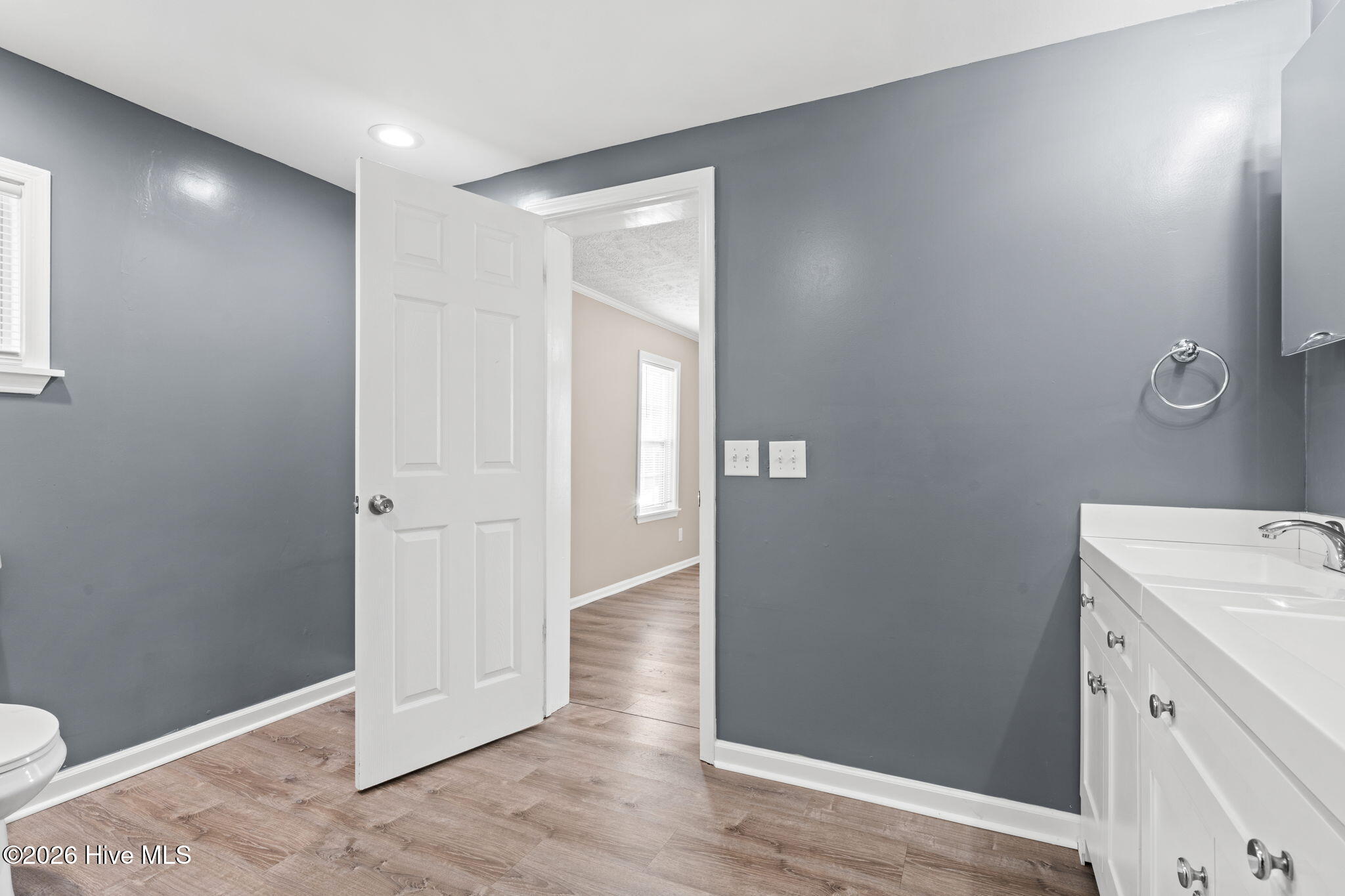 100551725 | Photo 49