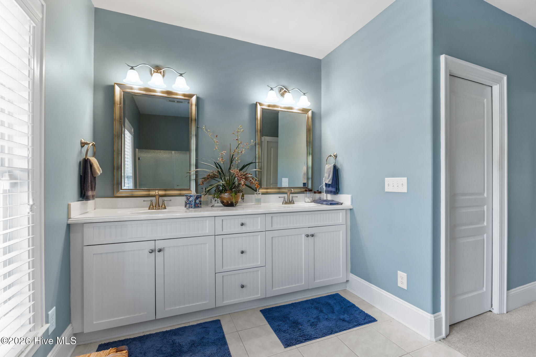 100562020 | Photo 18