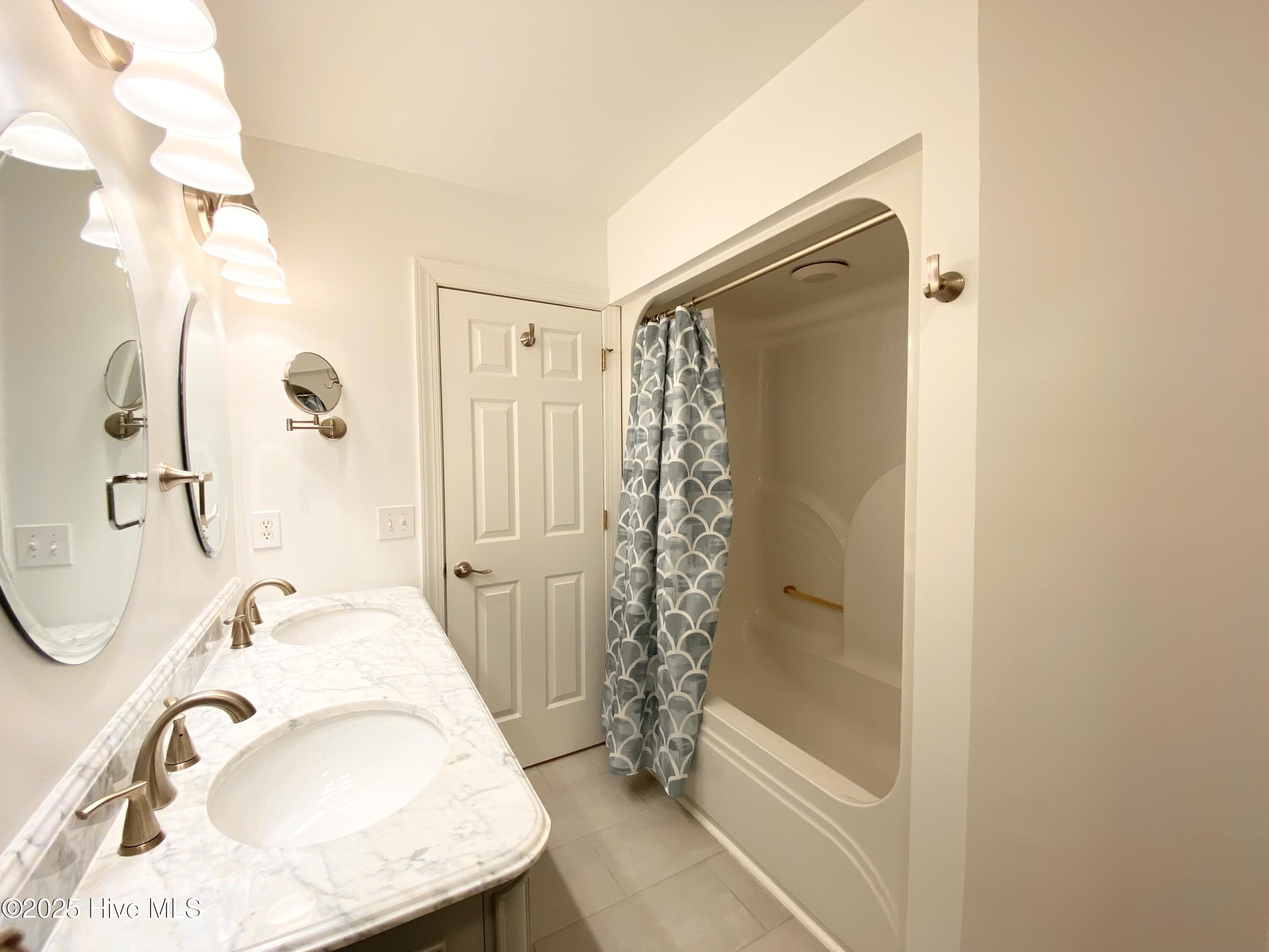 100552494 | Photo 53