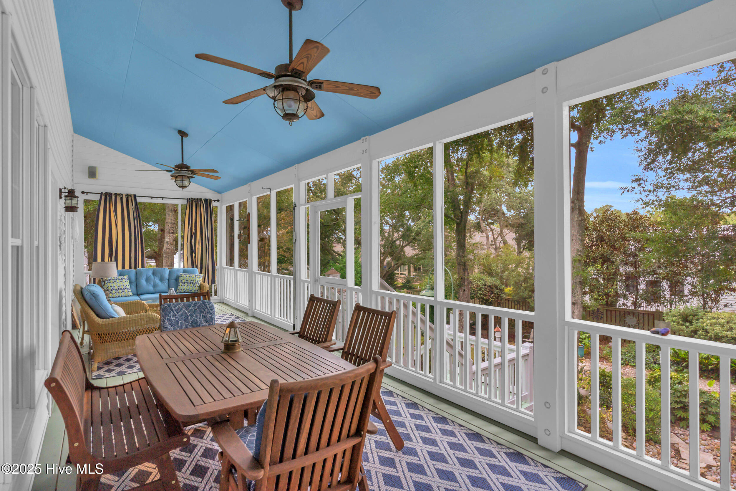 100537749 | Photo 43