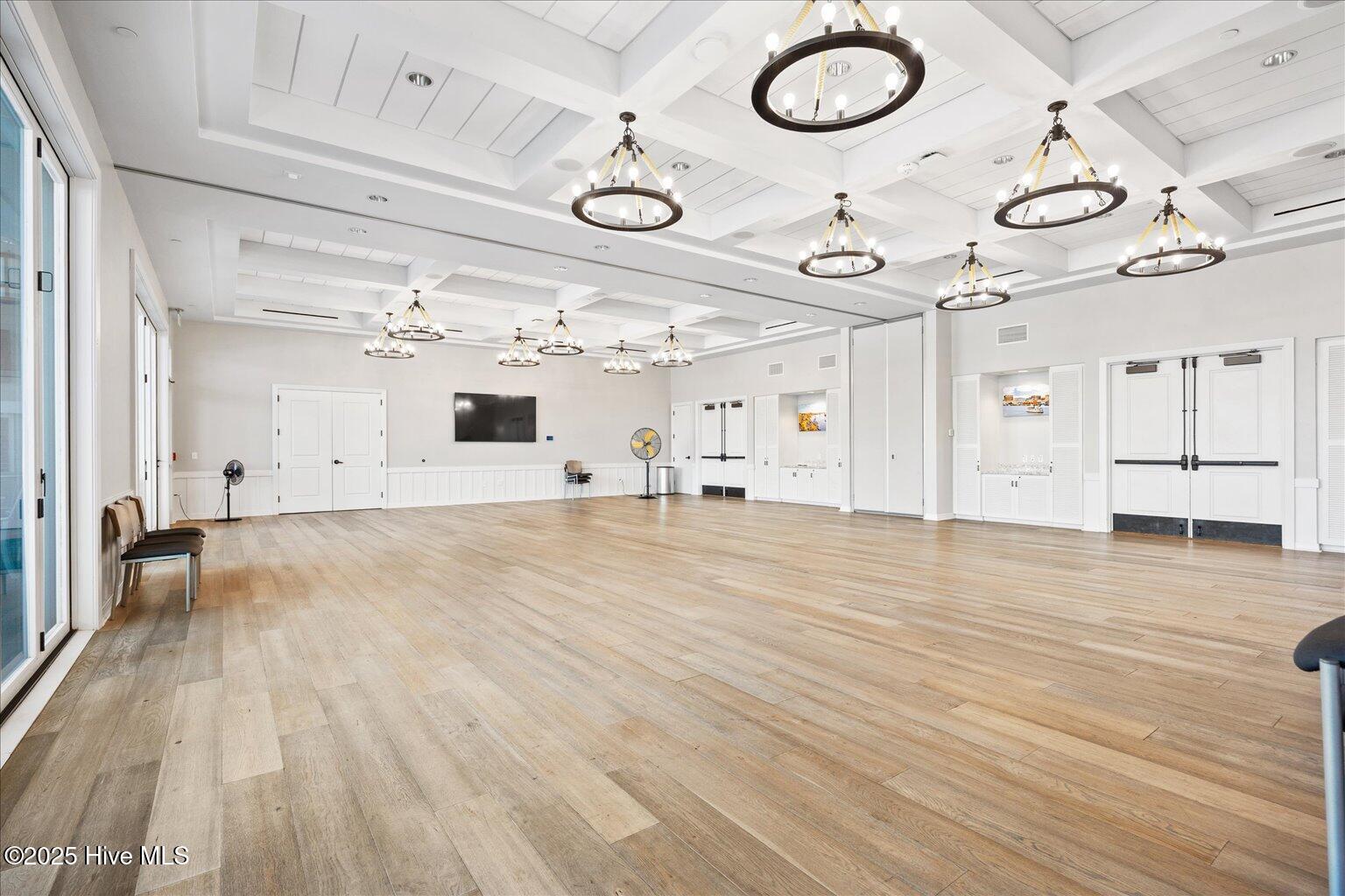 100513881 | Photo 63