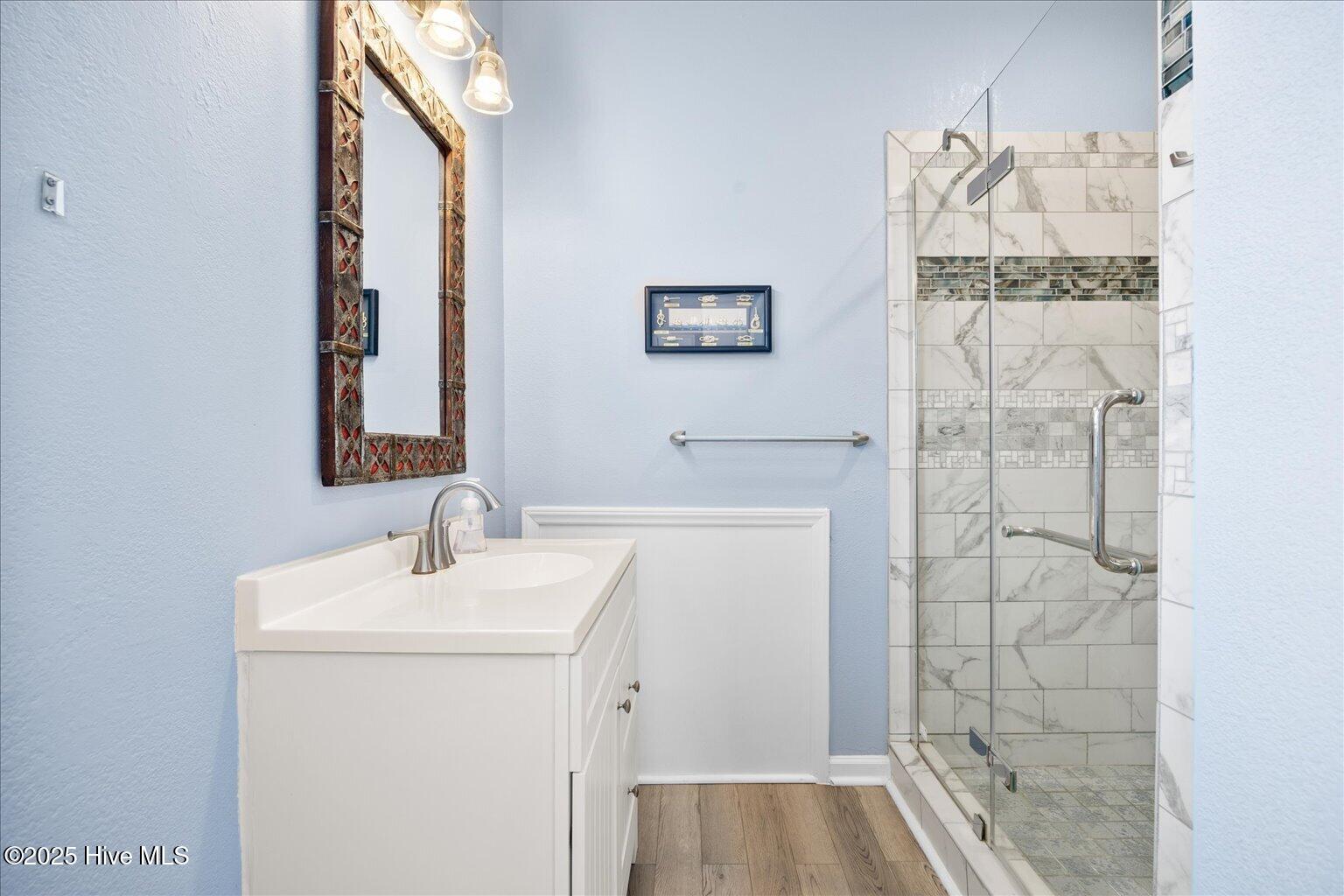 100530582 | Photo 23