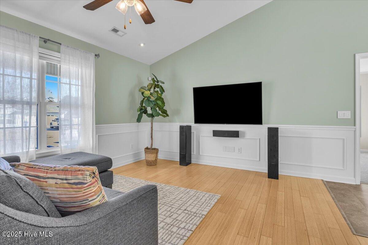 100546771 | Photo 12