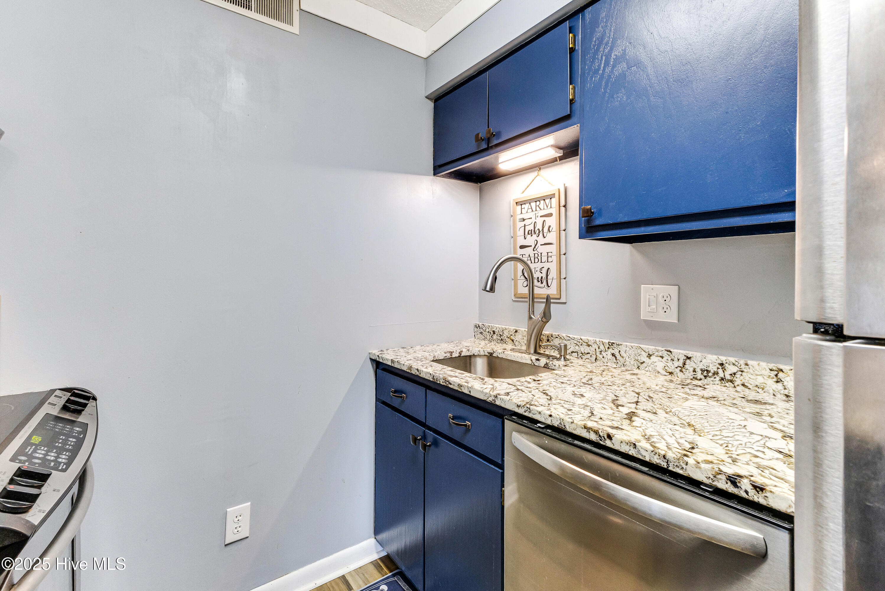 100538941 | Photo 15