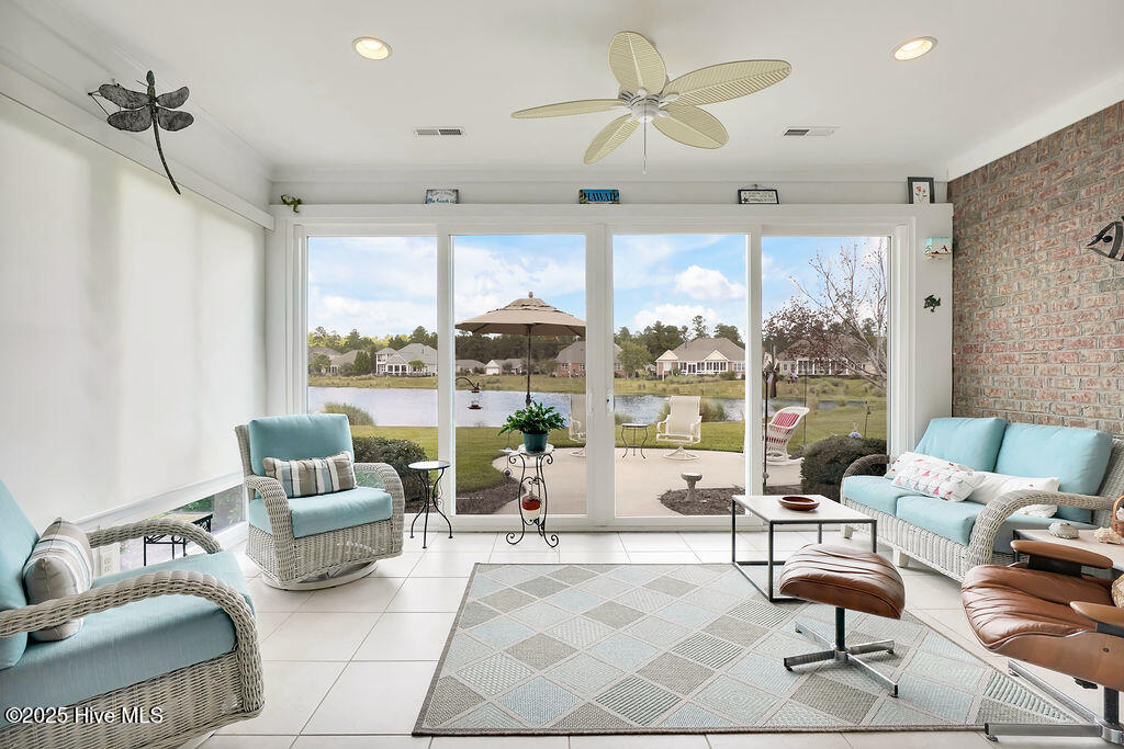 100534763 | Photo 38