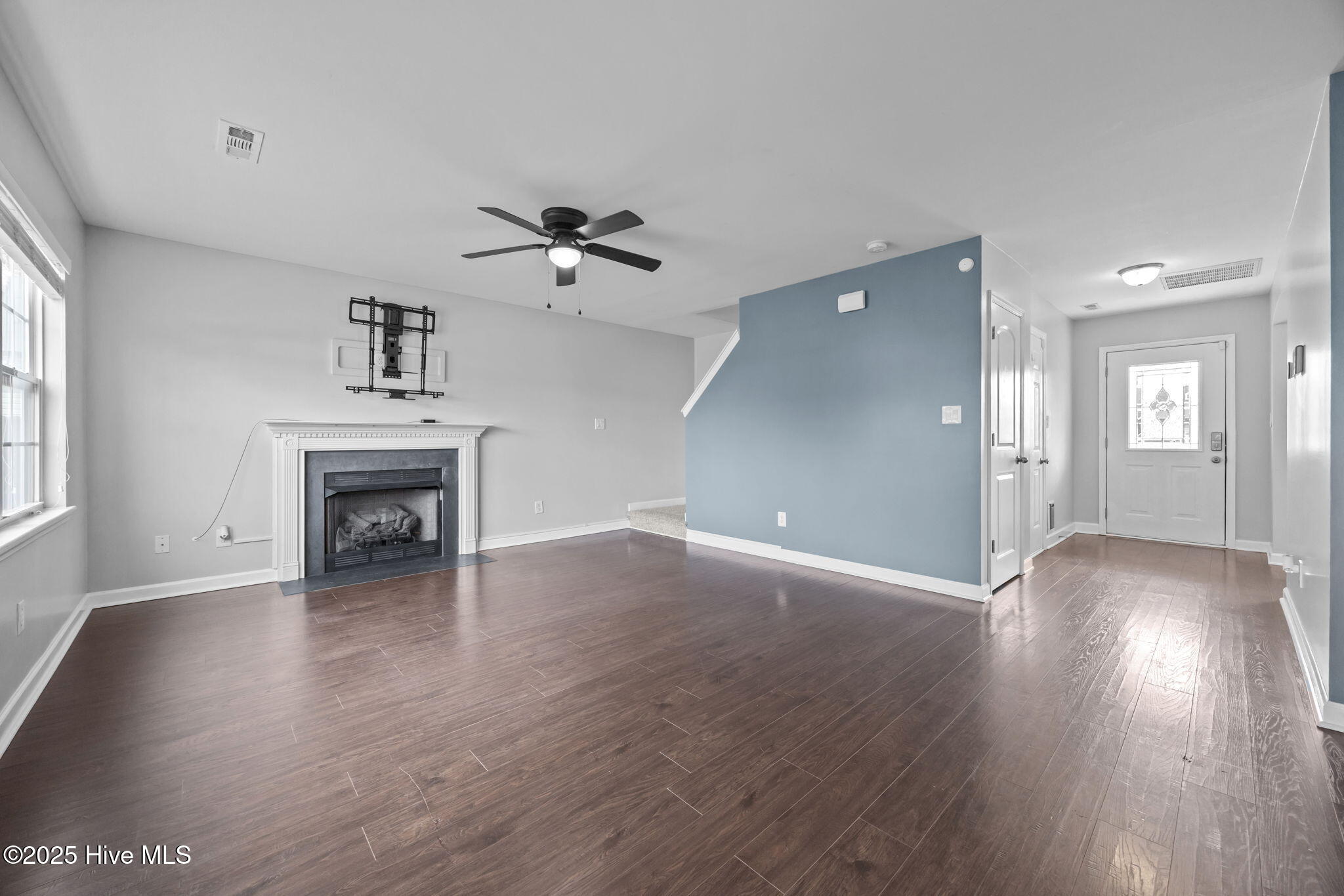 100542971 | Photo 19