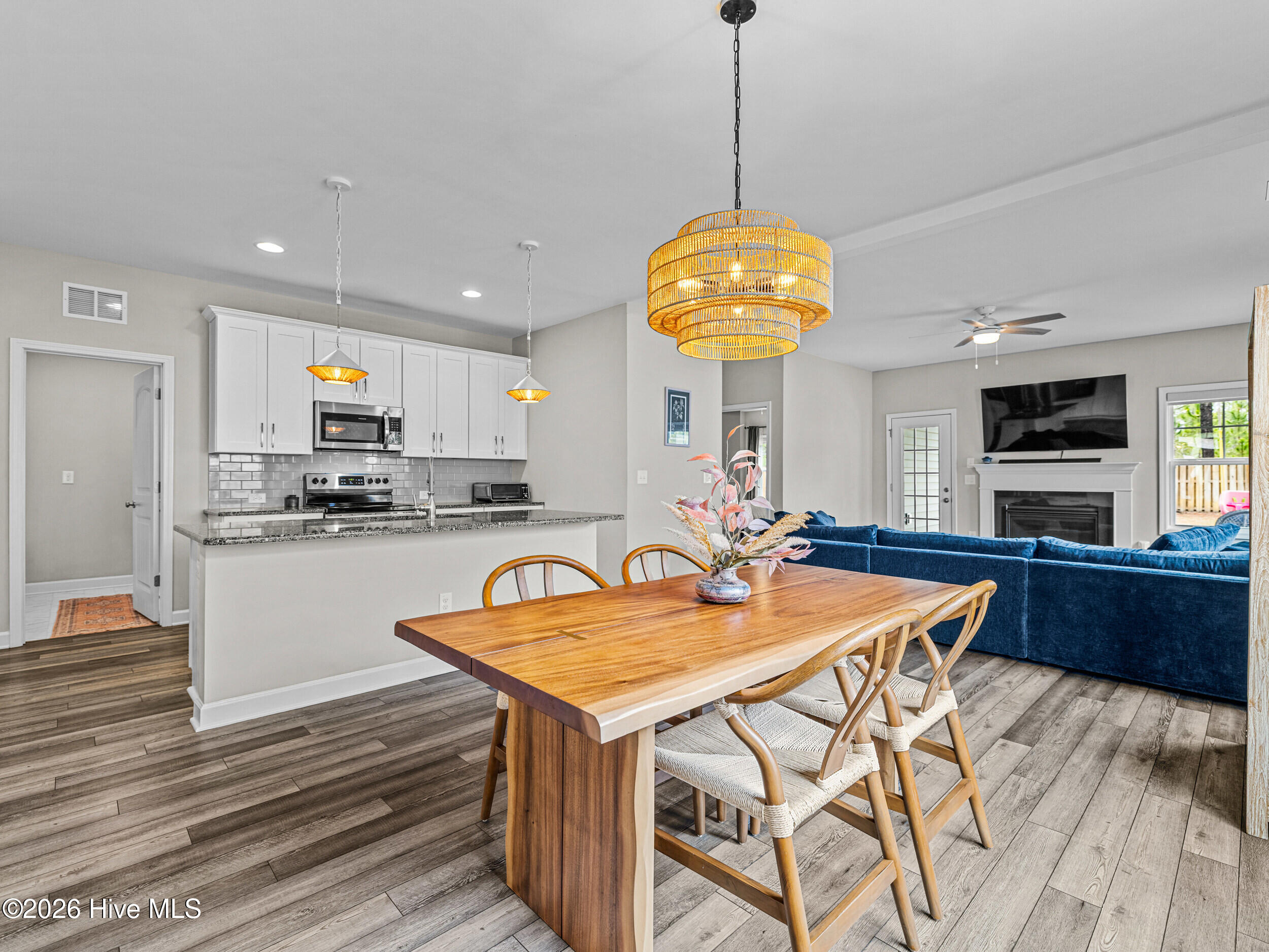 100558096 | Photo 10